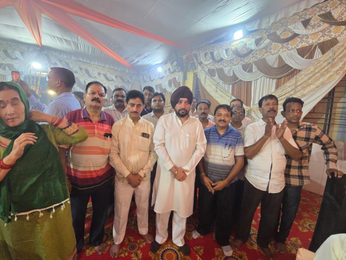Arvinder S. Lovely (@arvinderlovely) on Twitter photo आज ढूंढेला चौक पर आयोजित दुर्गा पूजा कमेटी के पूजो पंडाल एवं सांस्कृतिक कार्यक्रम में सम्मिलित हुआ।इस आयोजन का सफल संचालन श्री विमल डे जी द्वारा किया गया।
इस अवसर पर पूर्व निगम पार्षद श्री <a href="/iamSURINDER9/">SURINDER SHARMA</a> जी, गांधी नगर मंडल अध्यक्ष श्री <a href="/Sachinlegend10/">सचिन चौहान ( मोदी का परिवार)</a> जी, गांधी नगर मंडल महामंत्री आज ढूंढेला चौक पर आयोजित दुर्गा पूजा कमेटी के पूजो पंडाल एवं सांस्कृतिक कार्यक्रम में सम्मिलित हुआ।इस आयोजन का सफल संचालन श्री विमल डे जी द्वारा किया गया।
इस अवसर पर पूर्व निगम पार्षद श्री <a href="/iamSURINDER9/">SURINDER SHARMA</a> जी, गांधी नगर मंडल अध्यक्ष श्री <a href="/Sachinlegend10/">सचिन चौहान ( मोदी का परिवार)</a> जी, गांधी नगर मंडल महामंत्री