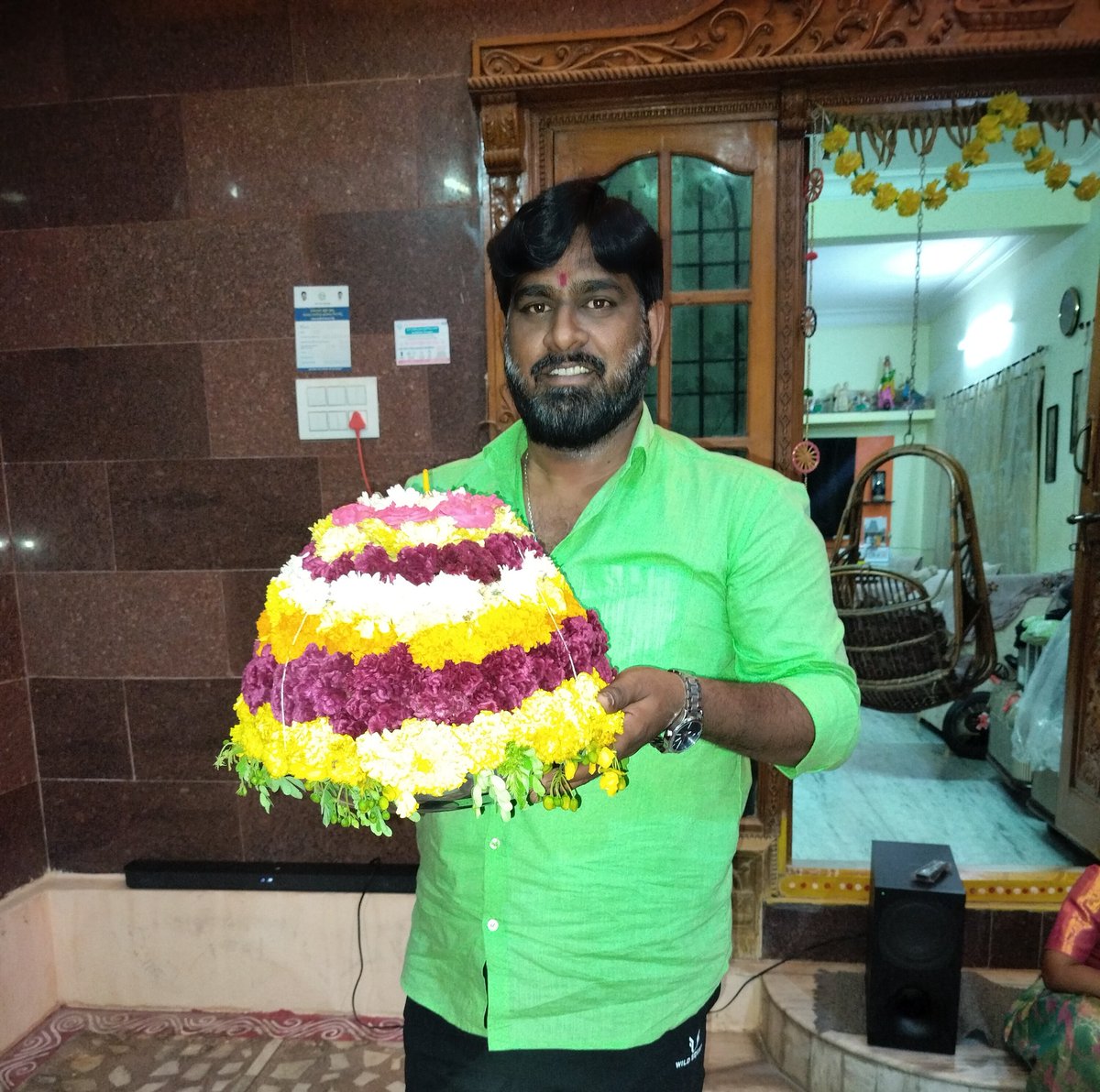 JSPsathishNSK's tweet image. తెలంగాణ రాష్ట్ర పండుగ, తీరొక్క పువ్వులతో జరుపుకునే ఆడపడుచుల పండుగ.. సద్దుల బతుకమ్మ శుభాకాంక్షలు 💐🤝🏼
@JanaSenaParty @PawanKalyan @JSPShatagniTeam @JSPTelangana @JSPshankargoud @RajalingamJSP @itsRamTalluri