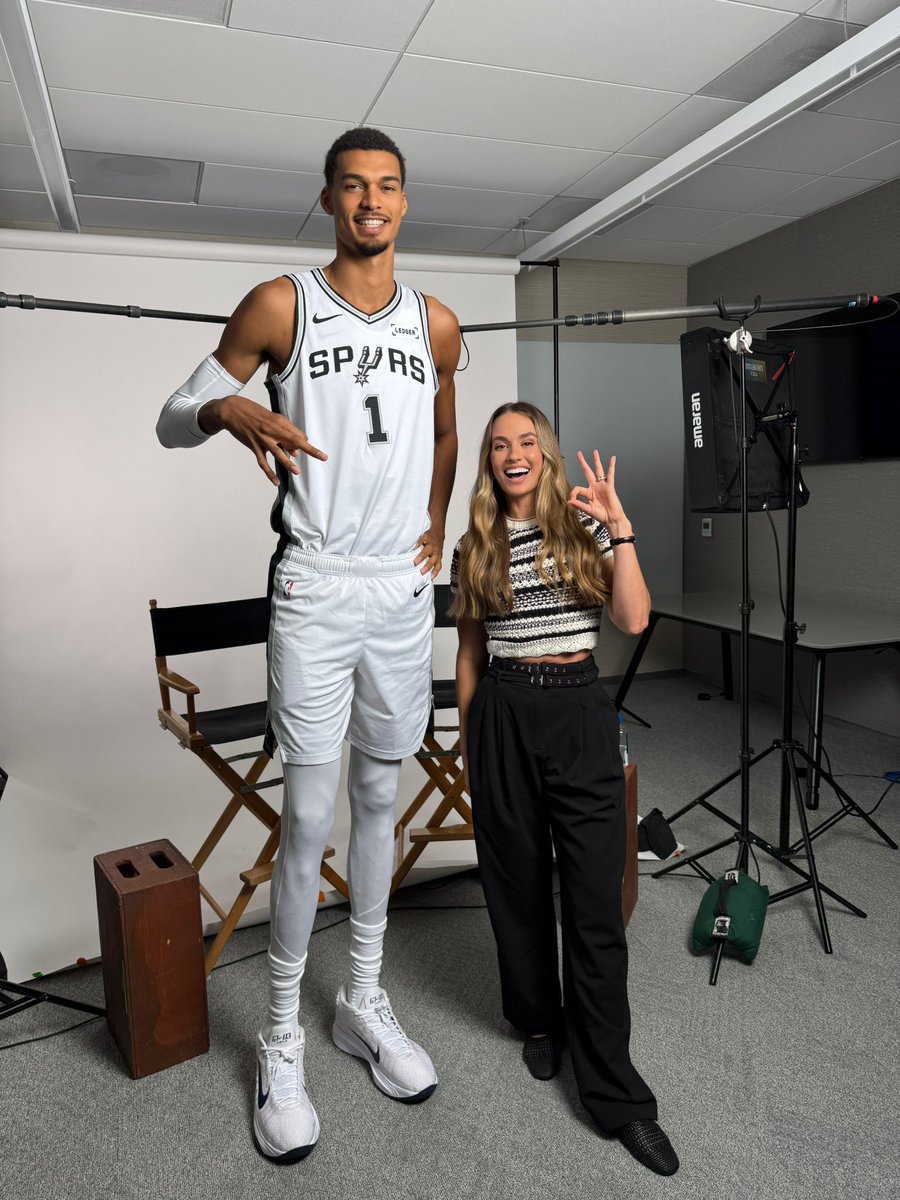 RADeMita's tweet photo. year 3 💥 @NBA https://t.co/gMeTdb1WHO