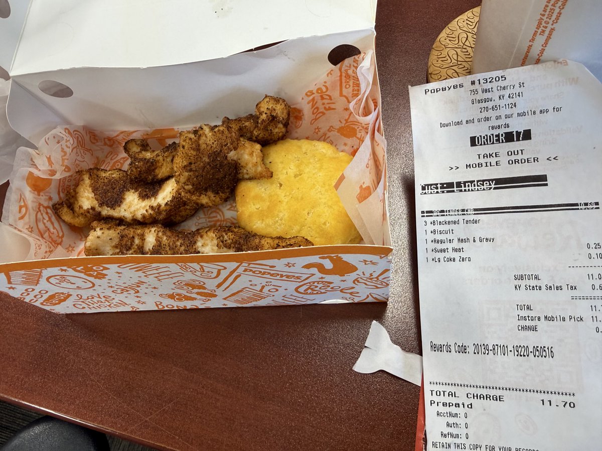 08lhubbard's tweet photo. @Popeyes the whole reason I went to Popeyes was for some mashed potatoes and gravy! Get back to work and they left it out of the bag! 😫😫😫 https://t.co/LS7XcZjDT5