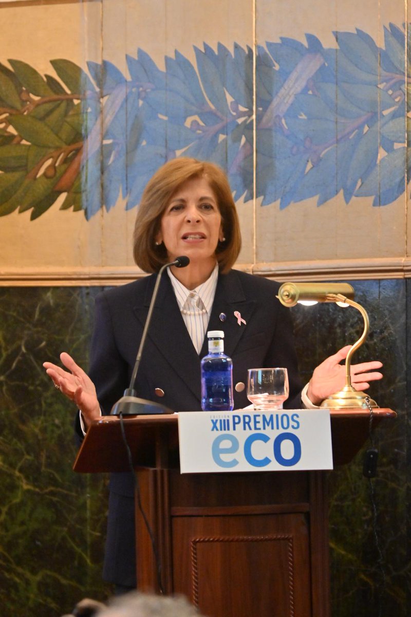 FundacionECO's tweet photo. 🏆 La Fundación ECO otorga a Stella Kyriakides (@SKyriakidesEU) el Premio Internacional a la Personalidad Política más relevante en Oncología.

Como Comisaria Europea de Salud (2019-2024) impulsó el European Beating Cancer Plan, el plan más ambicioso de la UE contra el cáncer. Superviviente y activista, su compromiso ha marcado su trayectoria.

👏 Congratulations!
#PremiosECO2025 #Oncología #SaludEuropea