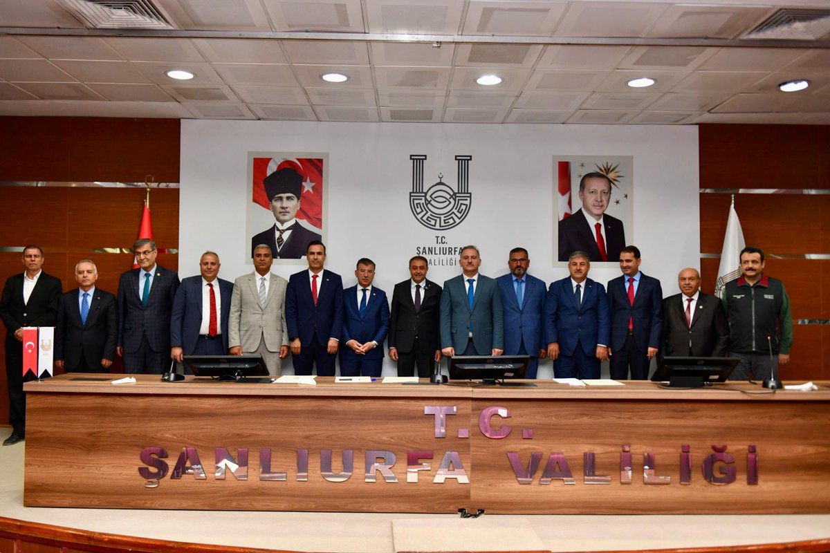 Fıstık ve Pamuk Eylem Planları Sonuç Toplantısı Gerçekleştirildi!

Bölge tarımına yön verecek, üreticimize yol gösterecek toplantı; Şanlıurfa Valiliği Konferans Salonu’nda gerçekleştirildi.

Şanlıurfa Büyükşehir Belediye Başkanvekilimiz Hasan Karataş da programa iştirak ederek