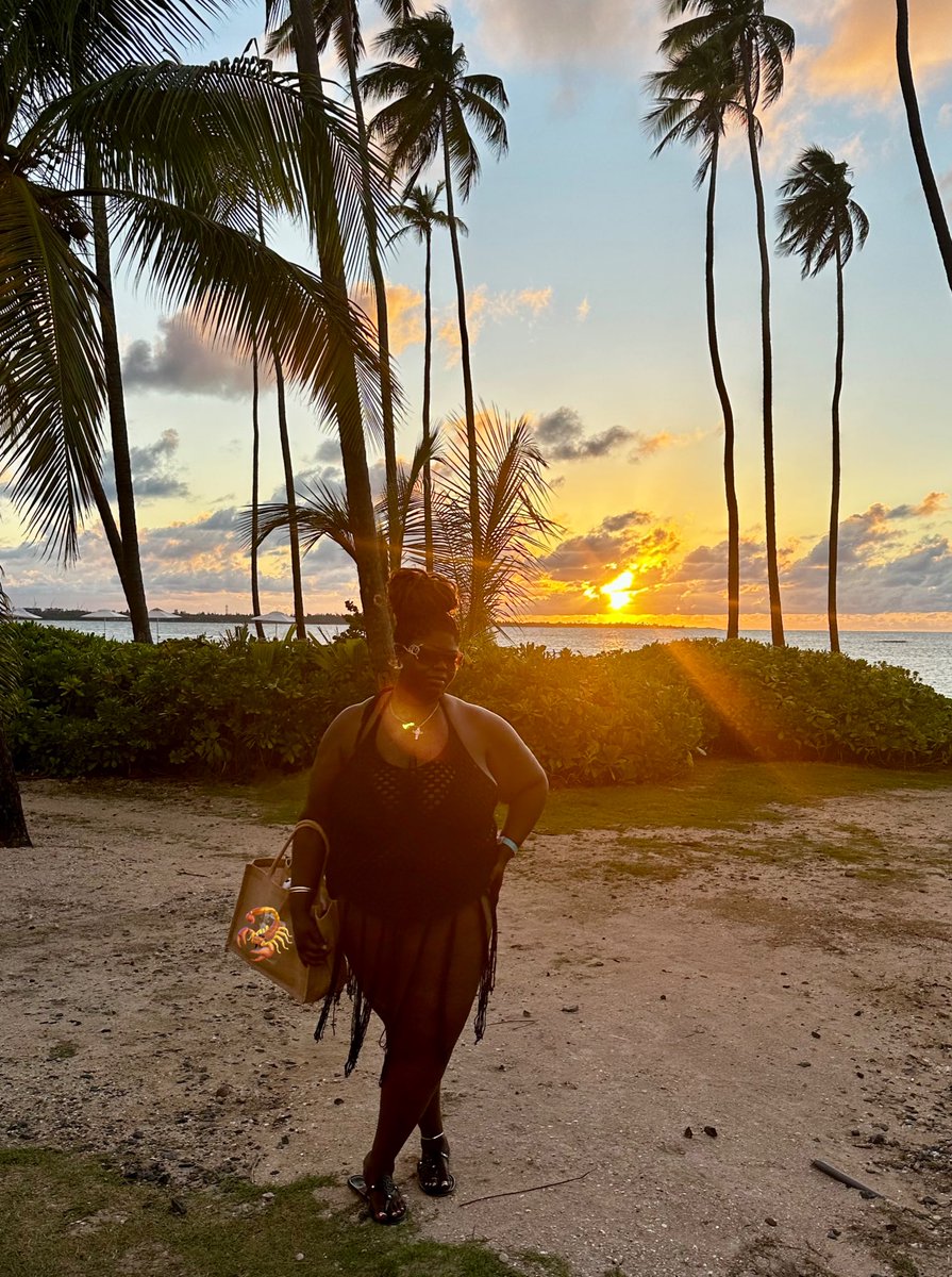 scorpioniceyes's tweet photo. here’s a real vacation pic 0% AI used 🎀 https://t.co/s3bXieBPQR