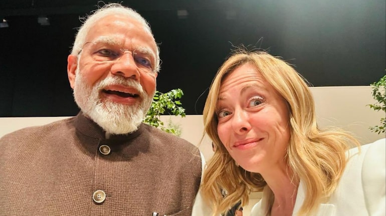 GeoBharat's tweet photo. PM Modi has written the foreword for Italian PM Giorgia Meloni’s autobiography, calling it her "Mann Ki Baat."  
Modi praised Meloni's story of resilience, motherhood, and defending cultural heritage, saying it mirrors Indian values of Nari Shakti. #MannKiBaat #Modi https://t.co/90W4LAEJPI