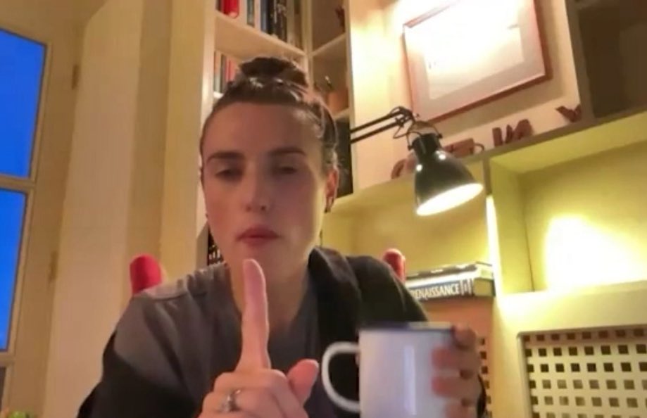 fuckingswen's tweet photo. You know she’s about to piss Phil off the entire time when she does faces like this KAJSJSJSJAKAKKA https://t.co/kAbZxxlDkm