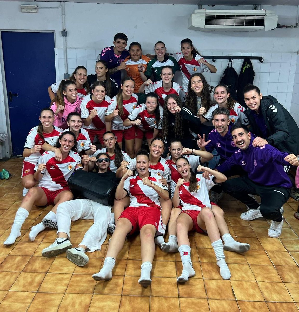 💪Segona golejada consecutiva del primer equip que segueix líder, amb 13 gols a favor i 1 en contra. A Granollers, de nou excel·lent primera part del conjunt de <a href="/CGutierrez954/">Christian Gutiérrez</a>, amb els gols de Ekaterina Ageeva, Aitana Batalla, Noa Puertas, <a href="/RaquelPortero/">Raquel Portero</a> i Nerea González.