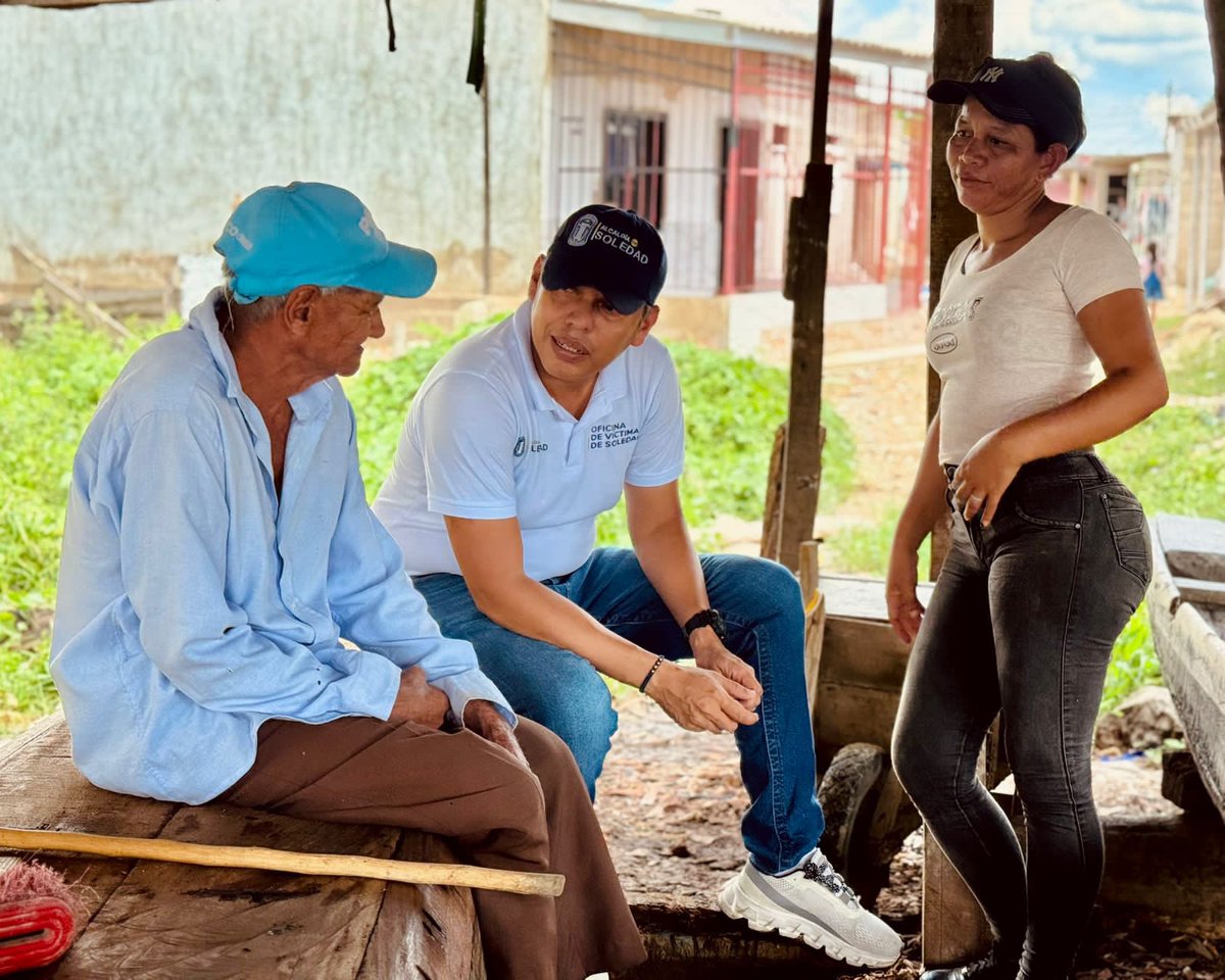 🏡 ¡El Tiburón se llena de luz y esperanza!
Este domingo caminamos junto a su gente, escuchando, acompañando y llevando soluciones reales 🫶

💡 Con el apoyo de @AlumbradoP_SA instalamos 4 lámparas LED nuevas para iluminar sus calles.
🍲 Cerramos la jornada con una olla