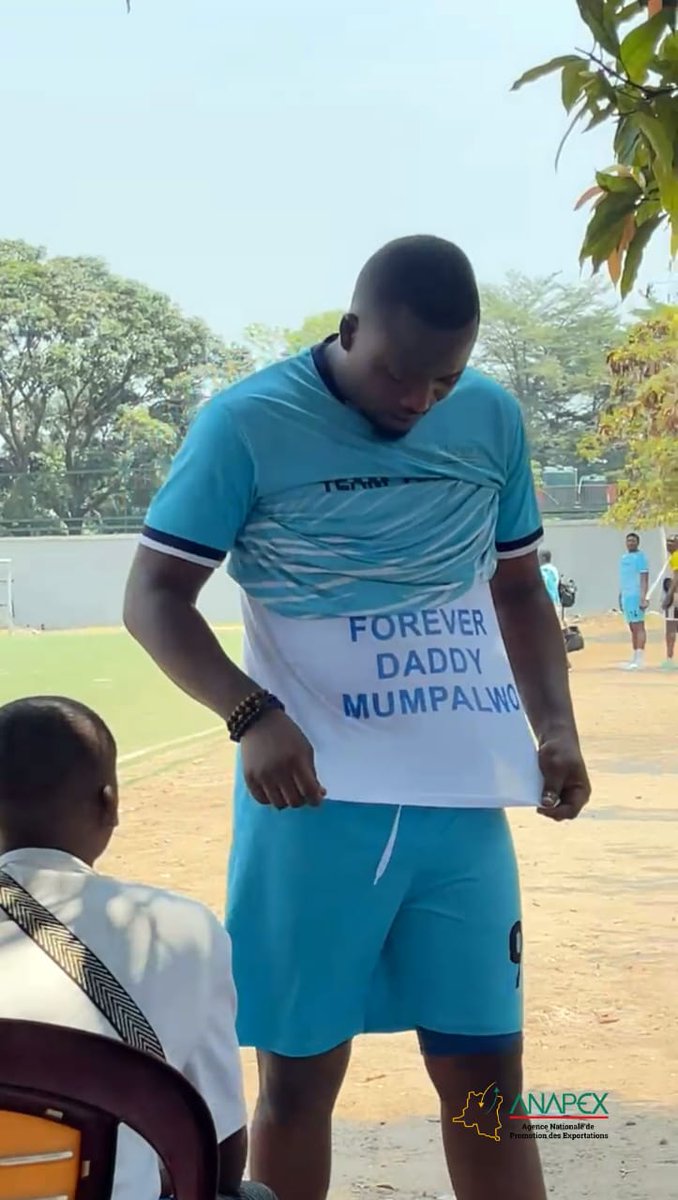 AnapexRdc's tweet photo. L'ANAPEX rend hommage à Albert Daddy Mumpalwo Munkubwo à travers un match commémoratif 
#daddyforever #teamANAPEX #FOOTBALL https://t.co/o6QmM8yb6Y
