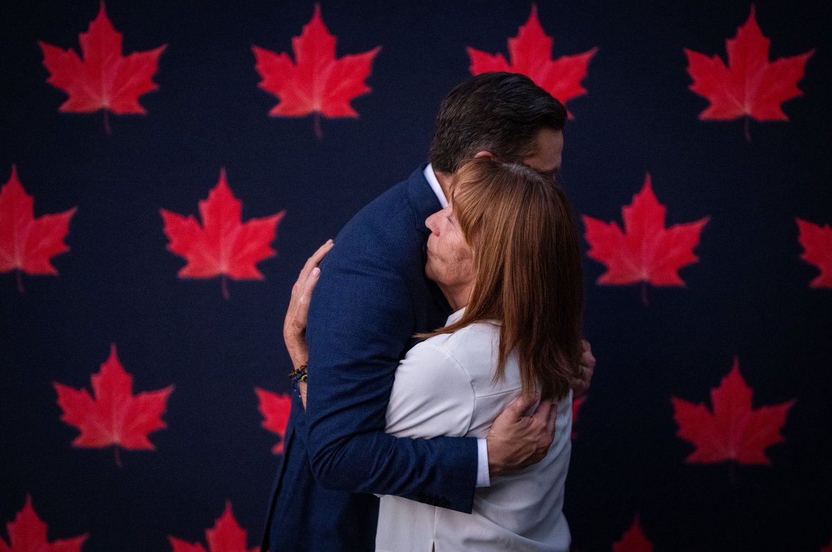 PierrePoilievre's tweet image. Thank you to @Ryan_r_Williams, MP @PLawrenceCAN, and the hardworking team of volunteers here in Bay of Quinte.

With your dedication &amp;amp; commitment, we will get the job done and restore the Canadian promise with bigger paycheques, safe streets and a strong sovereign Canada united…