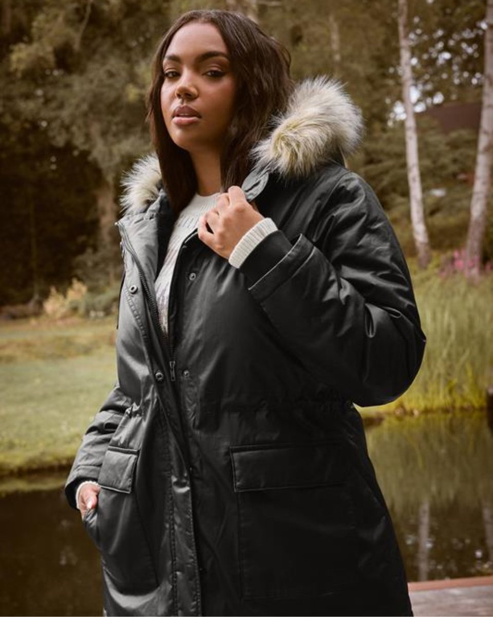 County Mall Crawley tweet media