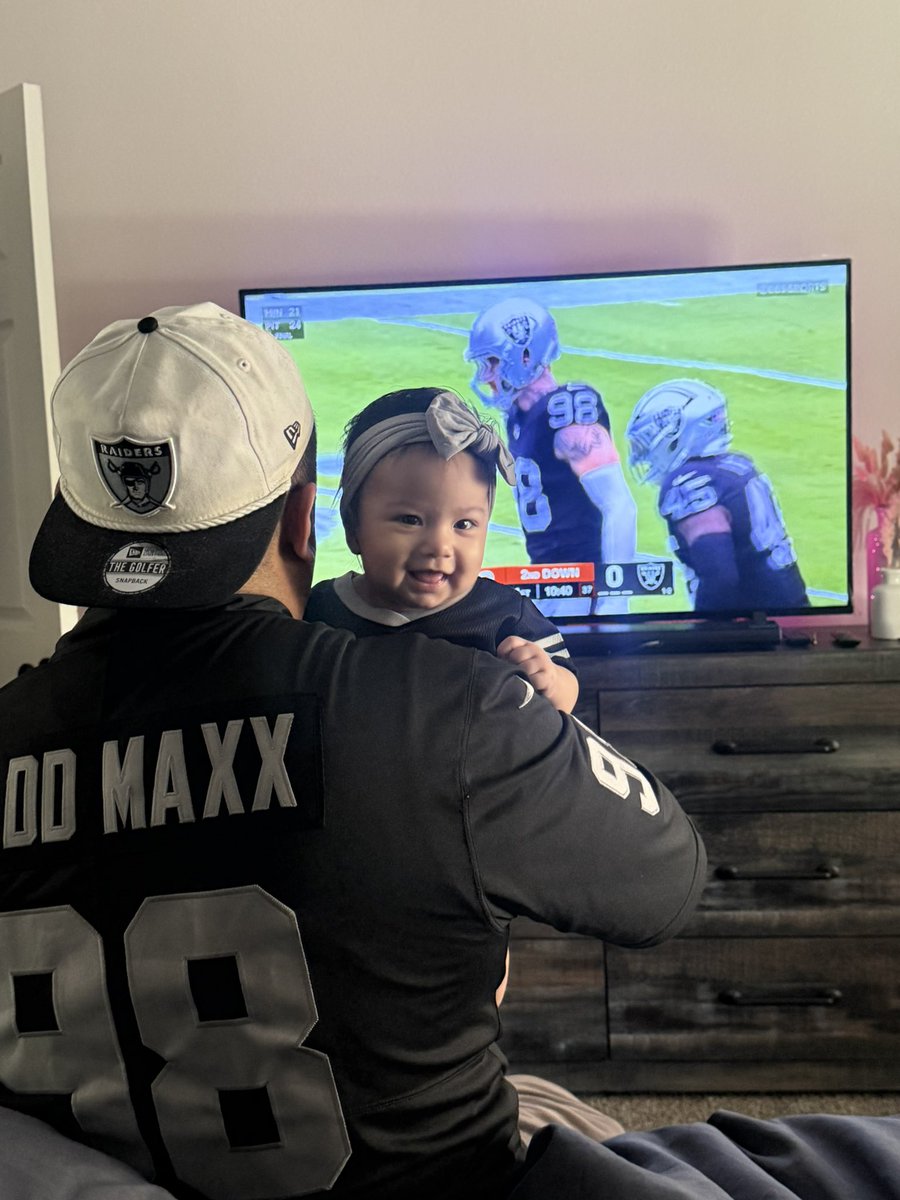 DaddyTutt's tweet photo. Win, lose, or tie, it’s still #RaiderNation till we die!! @Raiders @CrosbyMaxx https://t.co/HeLZRwmXJY