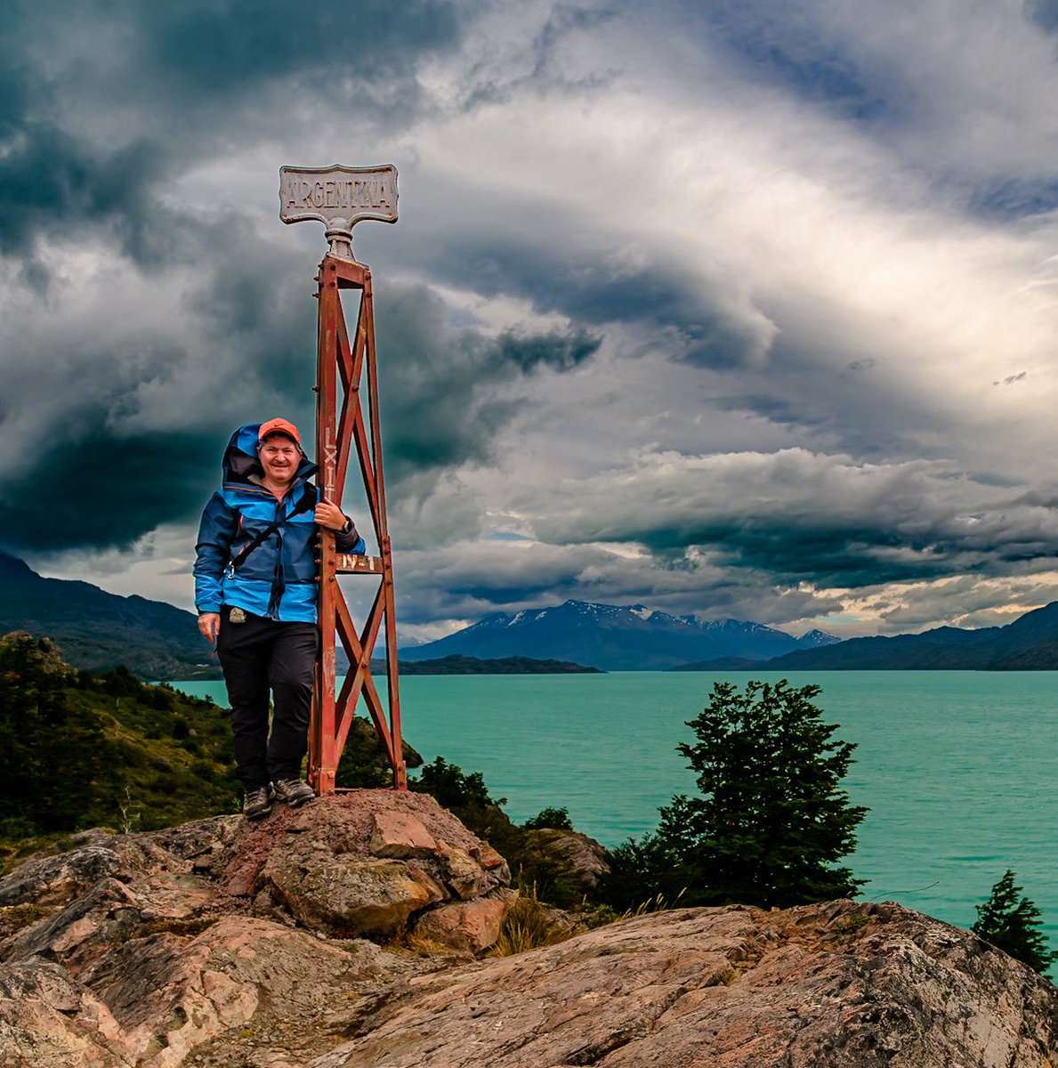 BasbusJose's tweet image. Feliz “Día del Diplomático argentino a todos los colegas. Un gran saludo desde la Patagonia (Hito 62, Lago San Martín) no sólo a los q estan en Bs.As. sino tb a los que estamos en el exterior sirviendo por la grandeza del país.