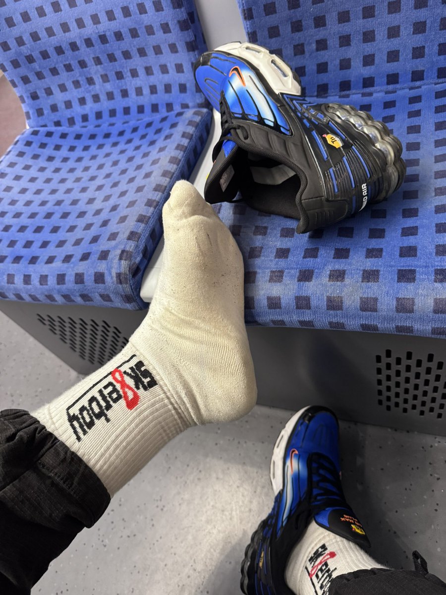 nikesk8's tweet image. Blue monday 😉😁