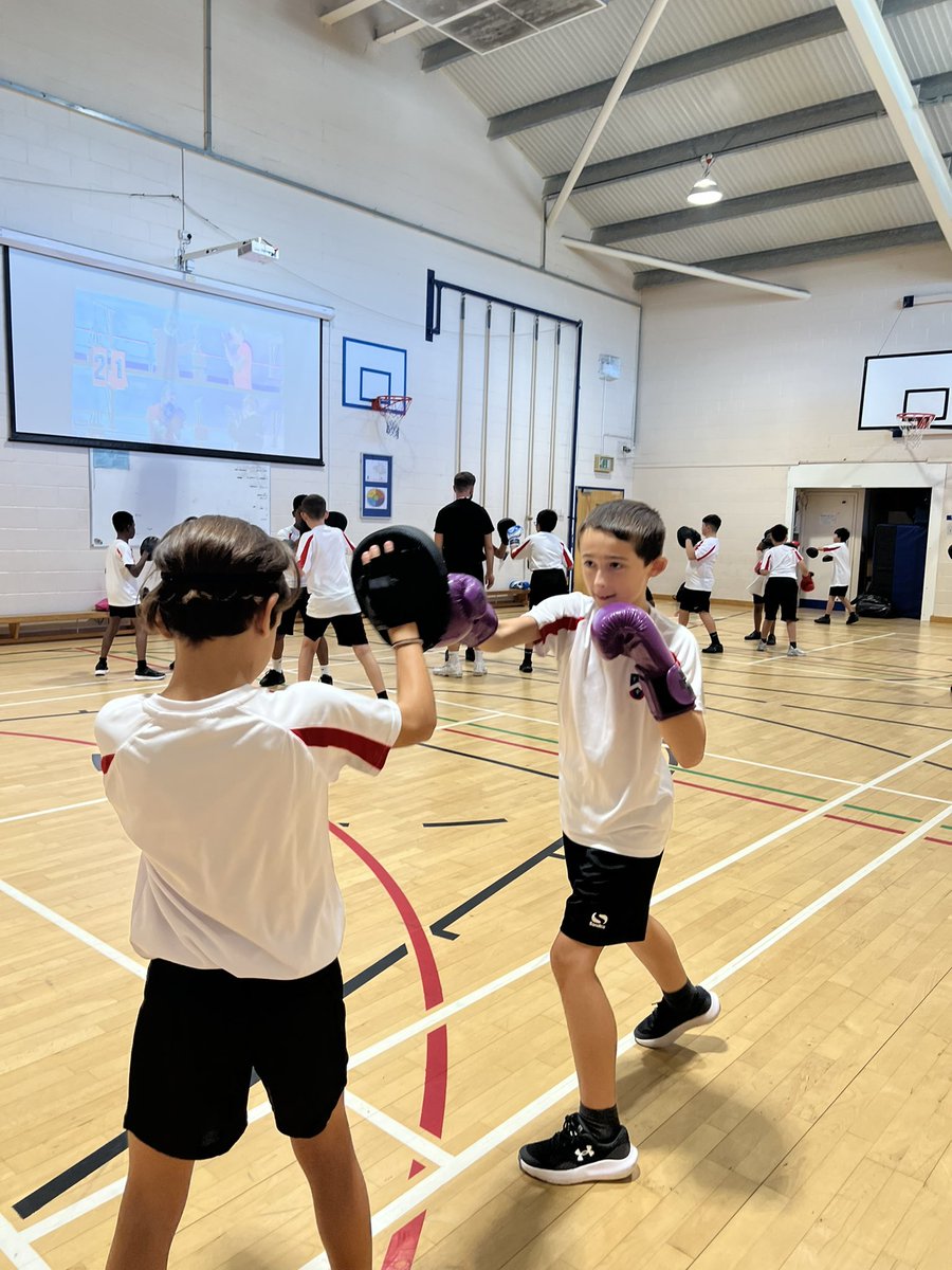 StJoesRCpe's tweet photo. Diolch yn fawr to Jamie from @WelshBoxing who came in today to deliver some fantastic boxing lessons to our Year 7's! π₯ A fantastic introduction to the sport and an experience they won't forget. Looking forward to round two next week! ππΌπ₯ #StJoesFamily #BoxingMasterclass https://t.co/ThSdCFckTy