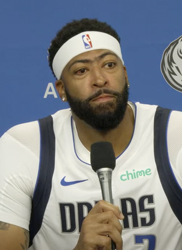 Anthony Davis says he must wear protective eyewear for the rest of his career following a "mandate from the doctor" 🥽

AD had surgery this offseason to repair a detached retina.