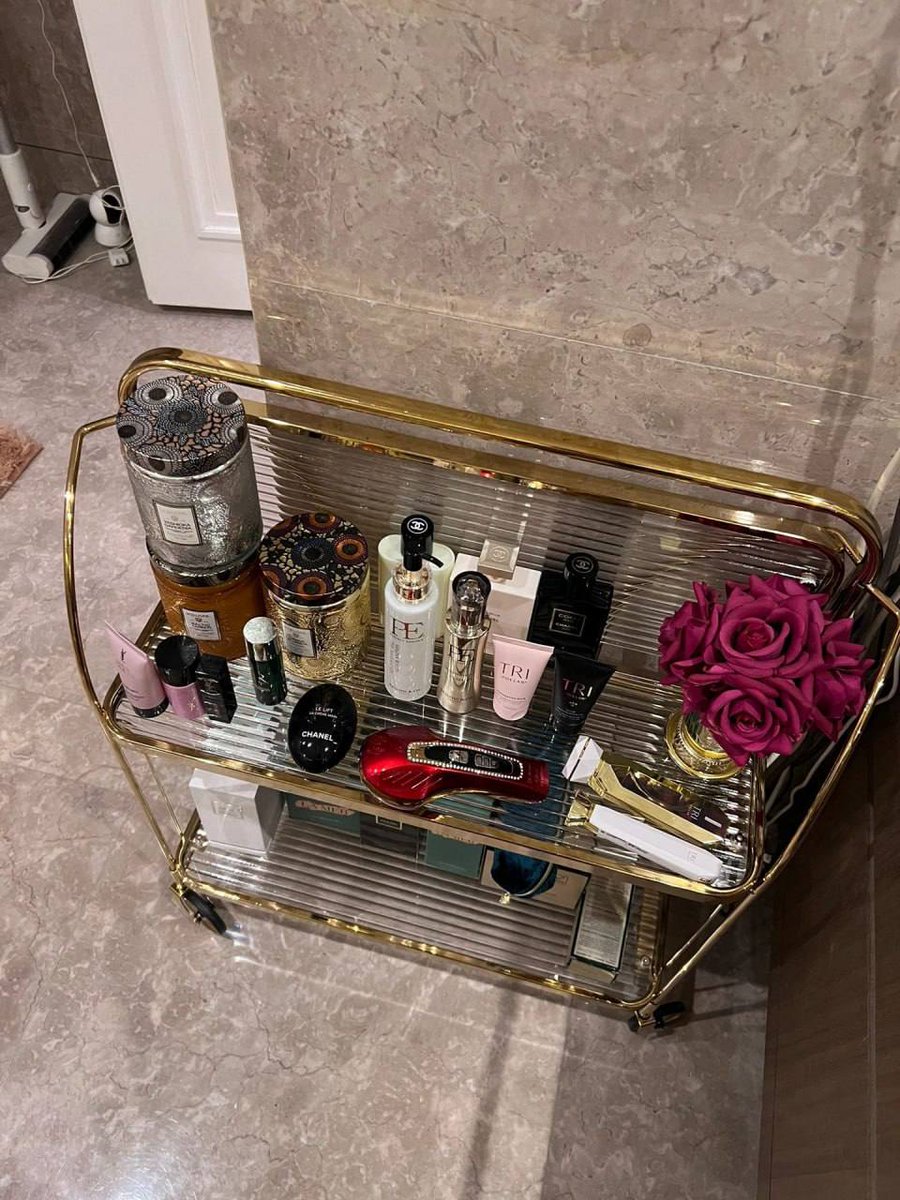 mustafadada4's tweet photo. Let your skin drink up moisture and glow naturally.

#Skincare #BeautyCare #BeautifulEveryDay #SkinCareRoutine #GlowNaturally #ExquisiteLife #HealthySkin #DailySkincare #SelfLove #BeautyProducts https://t.co/65z8hIBNjq