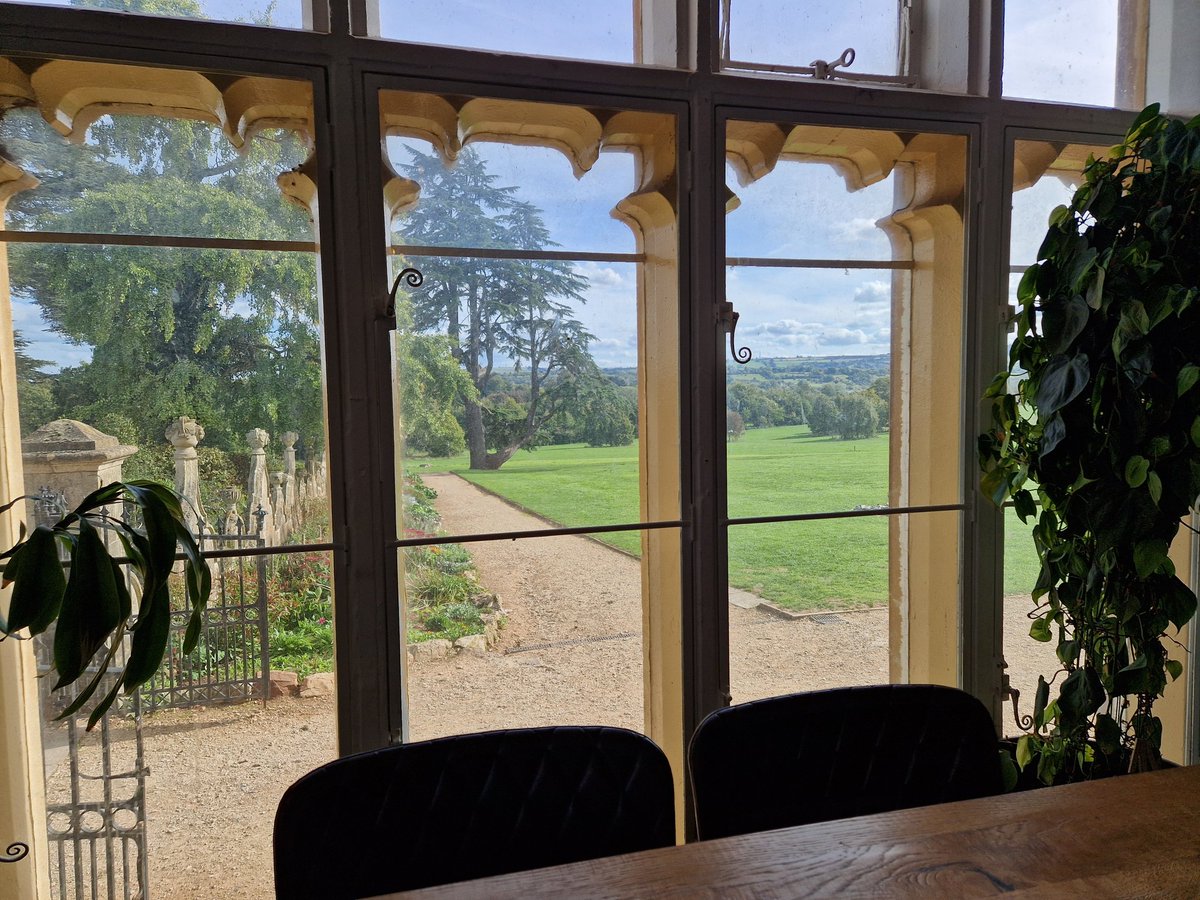 Vicky_Freeman's tweet image. A lovely autumunal day for a walk at Ashton Court