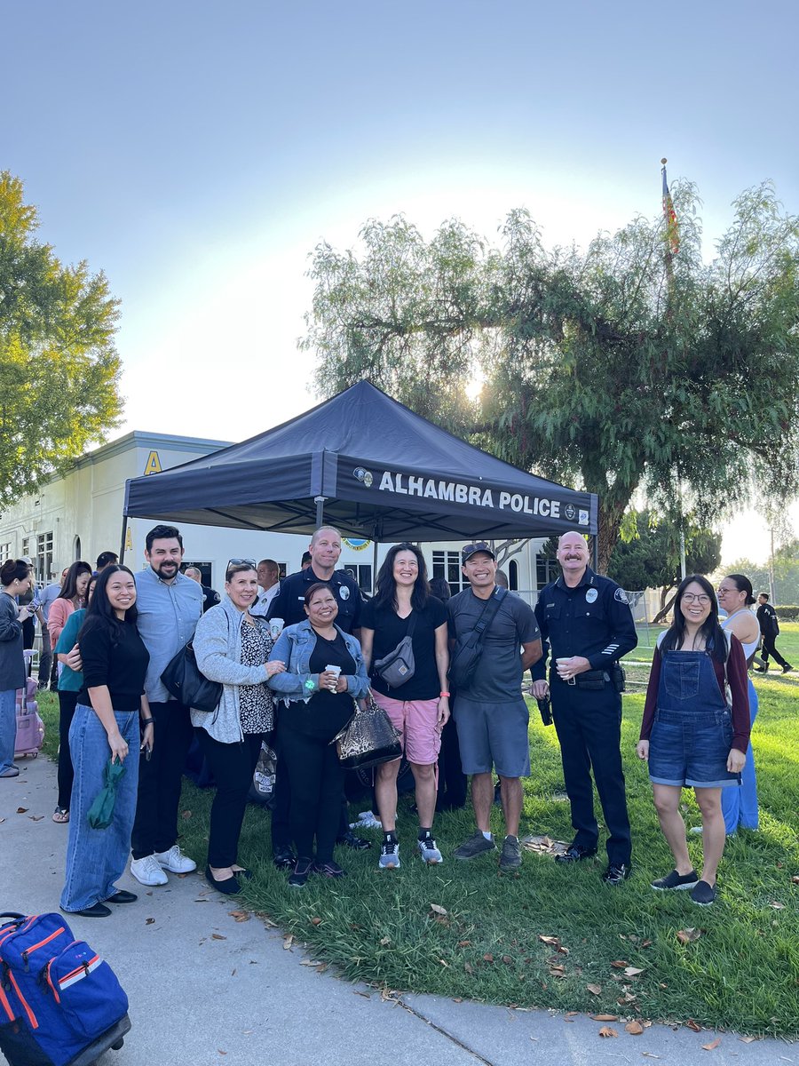 ☀️☕️What a great morning at Granada Elementary School for a successful Coffee with a Cop event! Thanks to all the parents, staff, and students who joined in on the fun.

Shout out to @starbucks on First St. and Main St. for generously providing delicious coffee for everyone! 💚