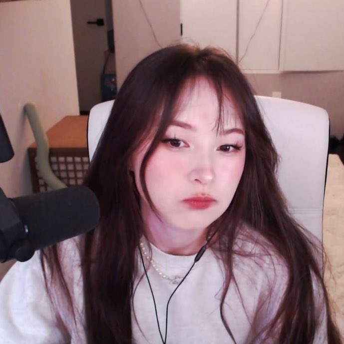 tinakiquack's tweet photo. 🤍 white https://t.co/ydeHvE6tIC