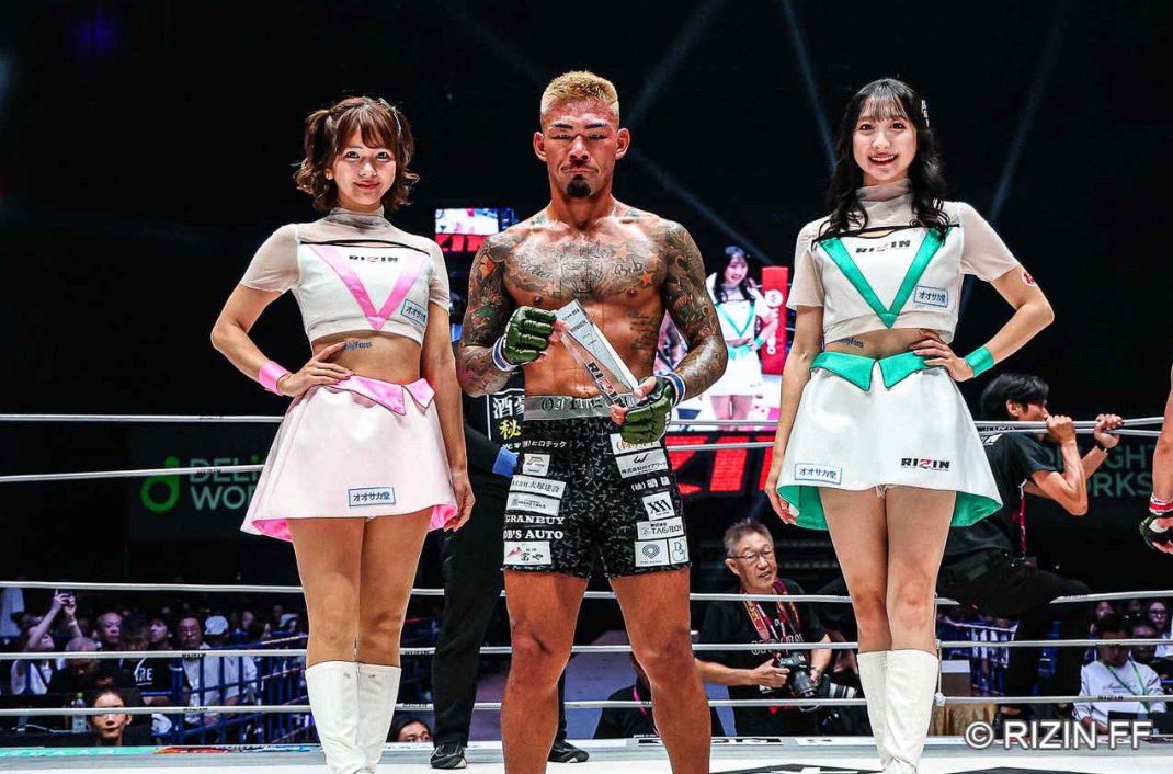 RIZIN51名古屋大会
IGアリーナお疲れ様。

昔からの仲だからこそ。
人生何があるか分からないですよね。
なんとか結果出そうよ。生き残った奴が勝ちだよ。
何回この会話をした事か。
遂に！
本当に遂に！
本当におめでとう。
こんな🦍と練習したら死ぬ。爆笑