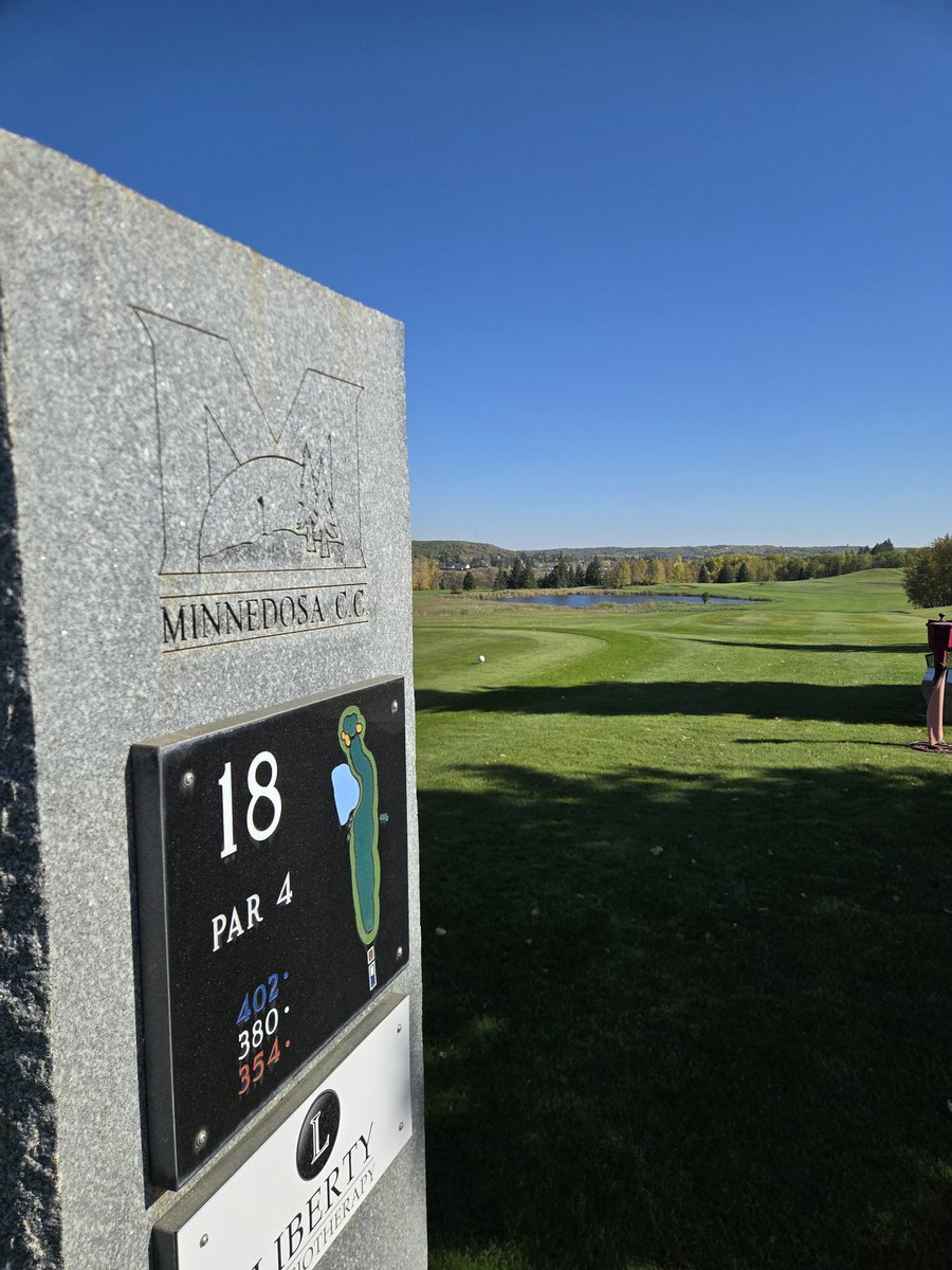 SuperPiperTBay's tweet photo. Beautiful autumn morning at Minnedosa G&CC on #golfMB #golftour this gem was perfect with Dan and staff amazing conditions. Rolling hills and fall colors! #135 and 11 to go π https://t.co/FuuDF2YJmX