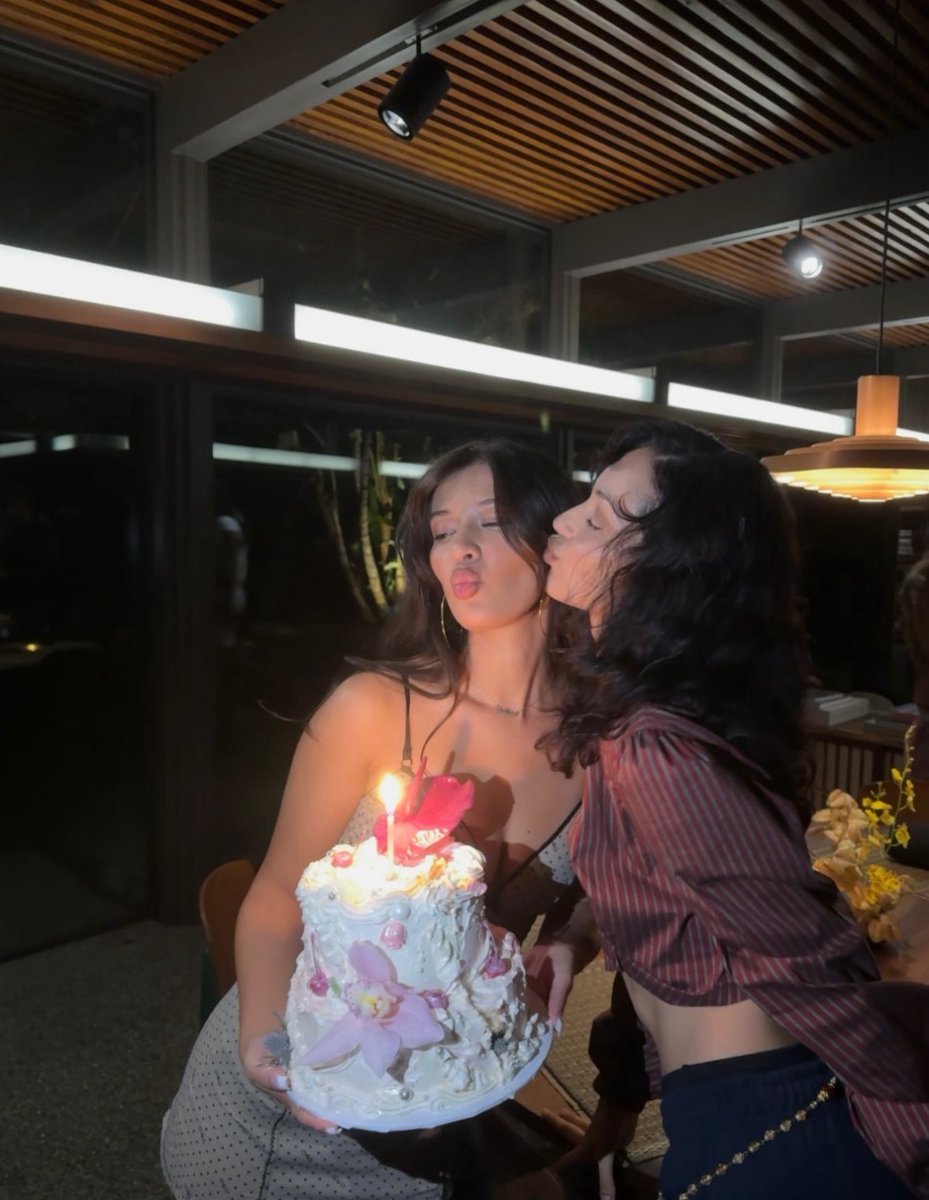 alexa at her sisters birthday via falizerome ig story | #alexademie #explore