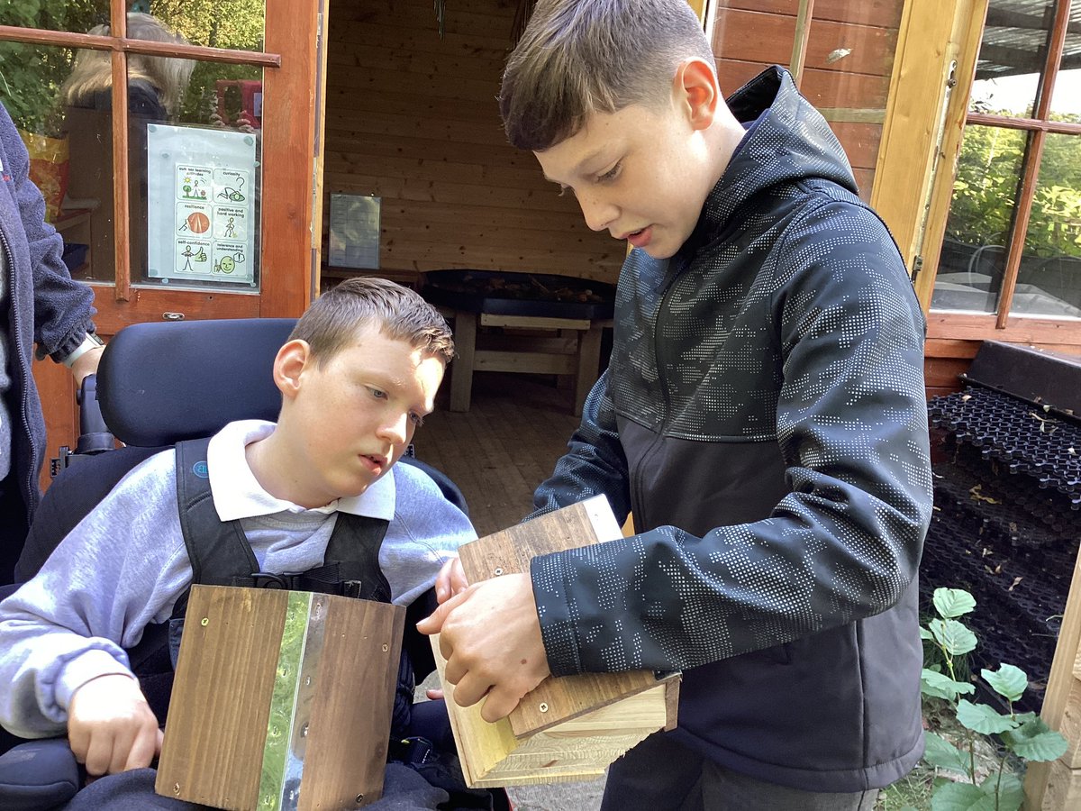Redmarshschool's tweet photo. Our pupils have been very busy during outdoor learning activities; exploring the different textures of the trees and taking bark rubbings, exploring habitats and taking part in scavenger hunts. Well done everybody! https://t.co/DDZyKn6dxj