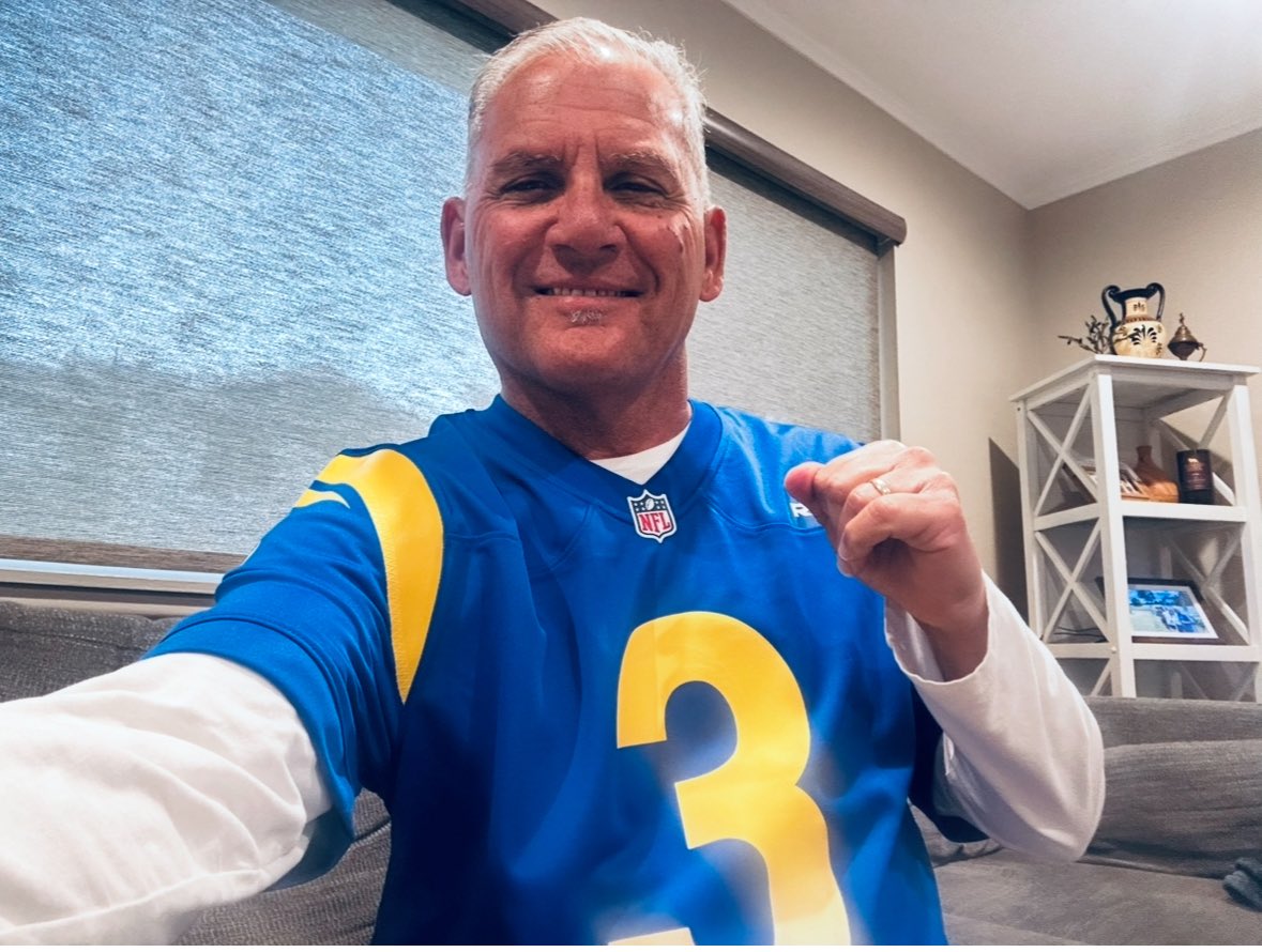 NKaravedas's tweet image. @KCurl_2 Shout out #3 on your 2 PICKS! v The Colts 💙💛

This Safety Coach 🏈was fired up! #DBSwag #PlayMaker #BestGroup #BG #RamsHouse