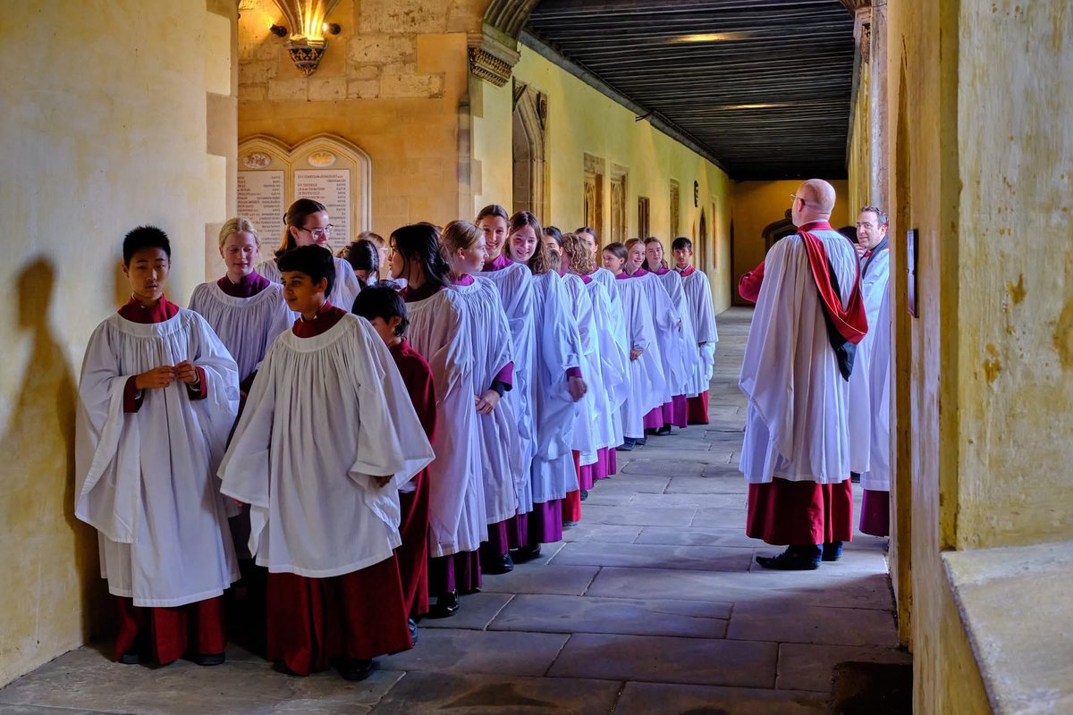 Magdalen College Choir tweet media
