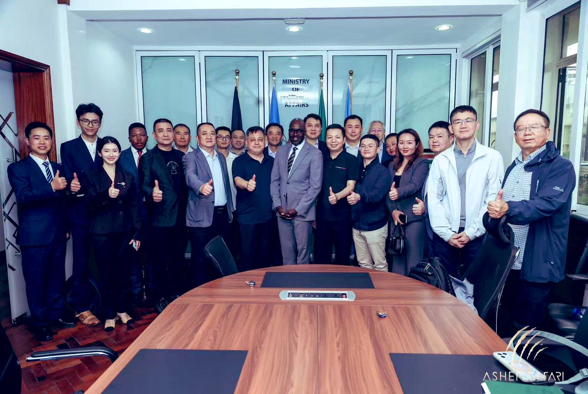 SingoeiAKorir's tweet photo. Pleased to meet a delegation of Chinese investors visiting the country led by George Zhu Zhaojiang, President of Transion Holdings- Chinas largest Mobile Phone manufacturer with Brands including- Tecno, Infinix and Itel. The representatives included GE Health Care China, M&G Stationery, ImmunoChina, Real Kung Fu (The most influential Chinese fast food brand in China), CIMC Shilianda (Largest Maritime Logistics Company in China) and Clean Coal Energy China. I applauded our strategic partnership with the People’s Republic of China and assured the Team of the government’s commitment to creating an enabling environment for investors including through our SEZ’s. @ForeignOfficeKE @ChineseEmbKenya