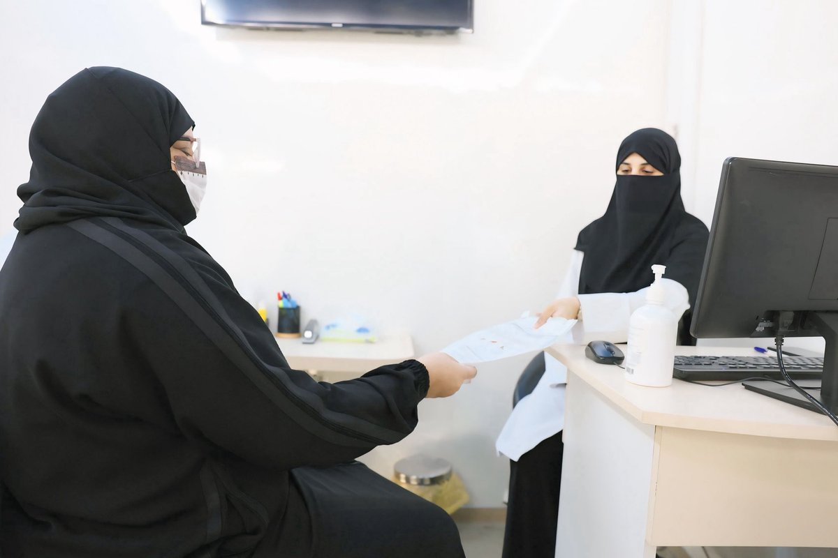 med_cluster's tweet photo. بالتزامن مع #اليوم_العالمي_للقلب 
أطلق #تجمع_المدينة_الصحي بالتعاون مع جمعية قلوبنا بـ #المدينة_المنورة وبمشاركة التطوع الصحي مبادرة لتقديم الفحص والاستشارات الطبية والتوعية الصحية لتعزيز صحة القلب والوقاية من أمراضه عبر عربة طبية متنقلة استهدفت مرتادي ممشى الهجرة. https://t.co/C6csrdKC69