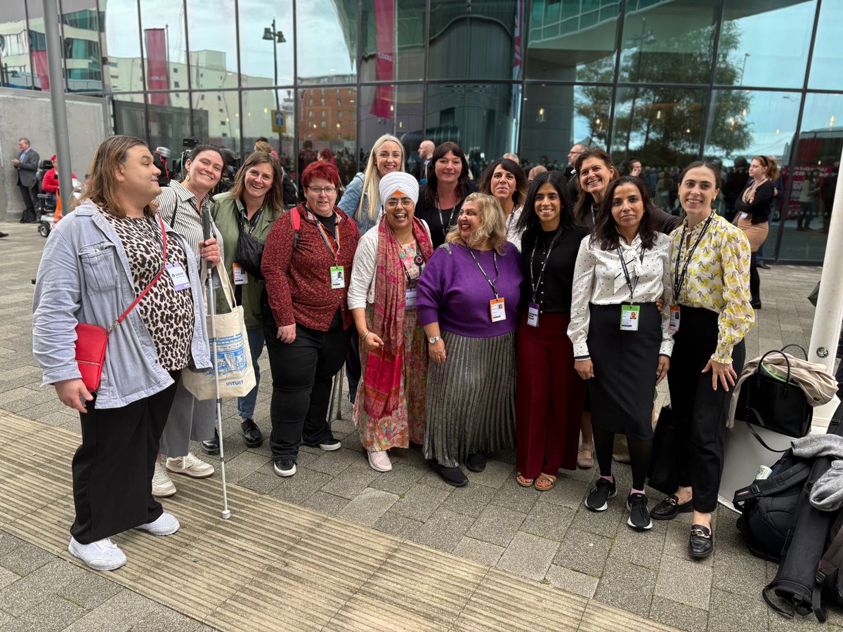 What a delightful gathering of  <a href="/LabourWomensNet/">LabourWomensNetwork</a> #JoCox Leadership programme Cohort 7 today @ #lab25! #LabourConference2025 #LabourPartyConference
