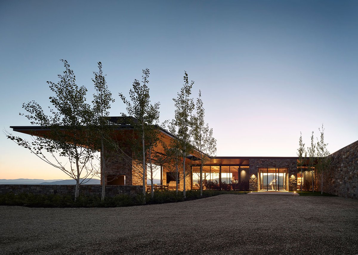 designmilk's tweet photo. CLB Designs a Multigenerational Mountain Home in Wyoming https://t.co/ITLvFnrMwM https://t.co/EyG1o5c78N