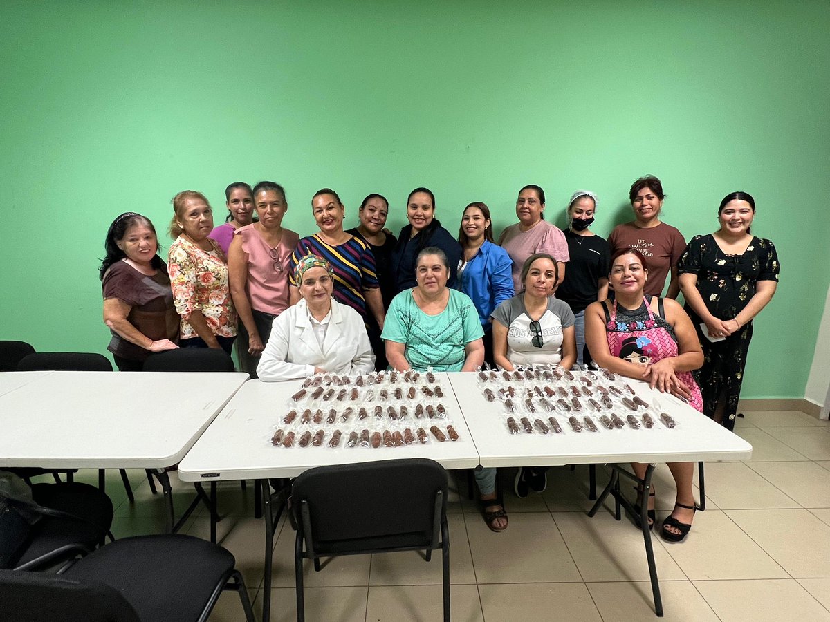 cjpmsonora's tweet photo. En colaboración con la Brigada de Educación para el Desarrollo Rural No 88 🌟 y la Fundación Bórquez Schwarzbeck 🌈, se llevo a cabo la segunda sesión del “Taller de Alimentos y Dulces 6ta Generación” 🍰👩‍🍳. https://t.co/Ko7t2PSNvb