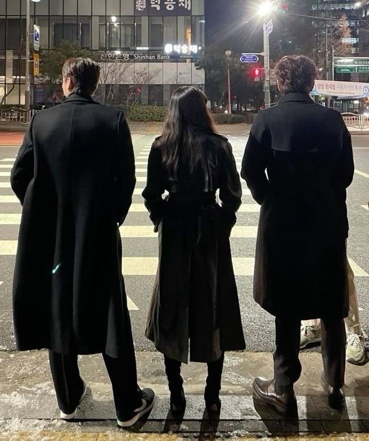 wenclairkingdom's tweet photo. Pubert, Wednesday y Pugsley Addams. 🖤
Hopefully the writers will give us the Addams Baby from the other franchises as well.
.
#jennaortega #wednesdayaddams #pugsleyaddams #pubertaddams https://t.co/gcXHsXf4hR