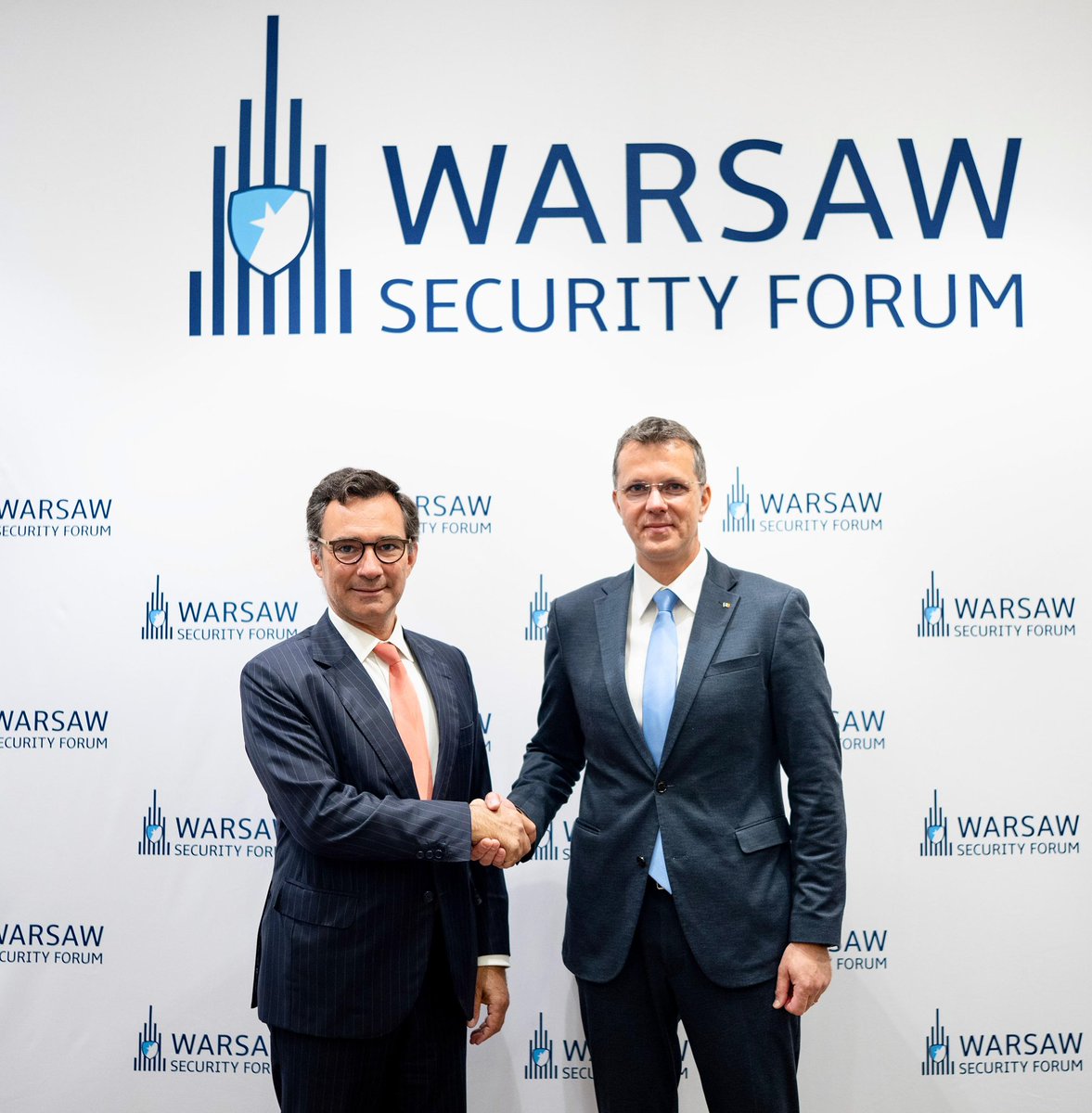 Ionut Mosteanu tweet media