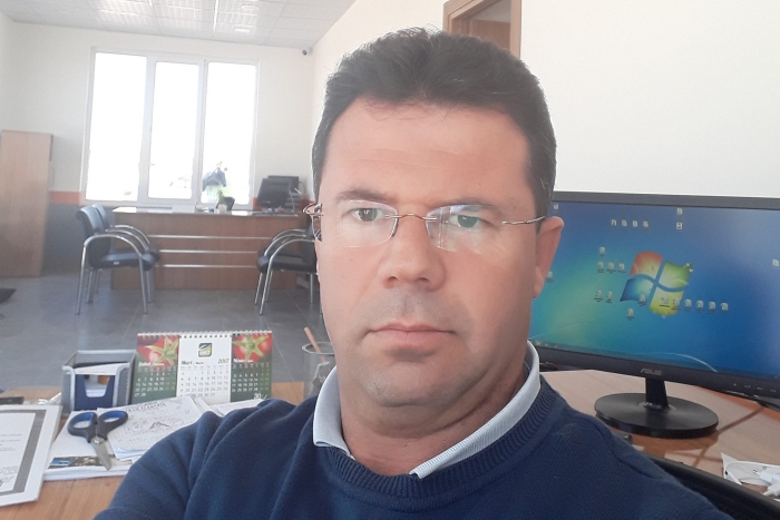 CEZAEVİNDE BİR ÖLÜM DAHA

İki yıldır Konya Ereğli Cezaevi’nde tutuklu olan KHK’lı öğrt. Yusuf Özkan, 25 Eylül 2025'te halı saha maçından sonra koğuşta geçirdiği kalp krizi sonucu vefat etti. 6/3 ay ceza verilen Özkan, iki çocuk babasıydı. ARE

#KomisyondaKHKyıÇözün