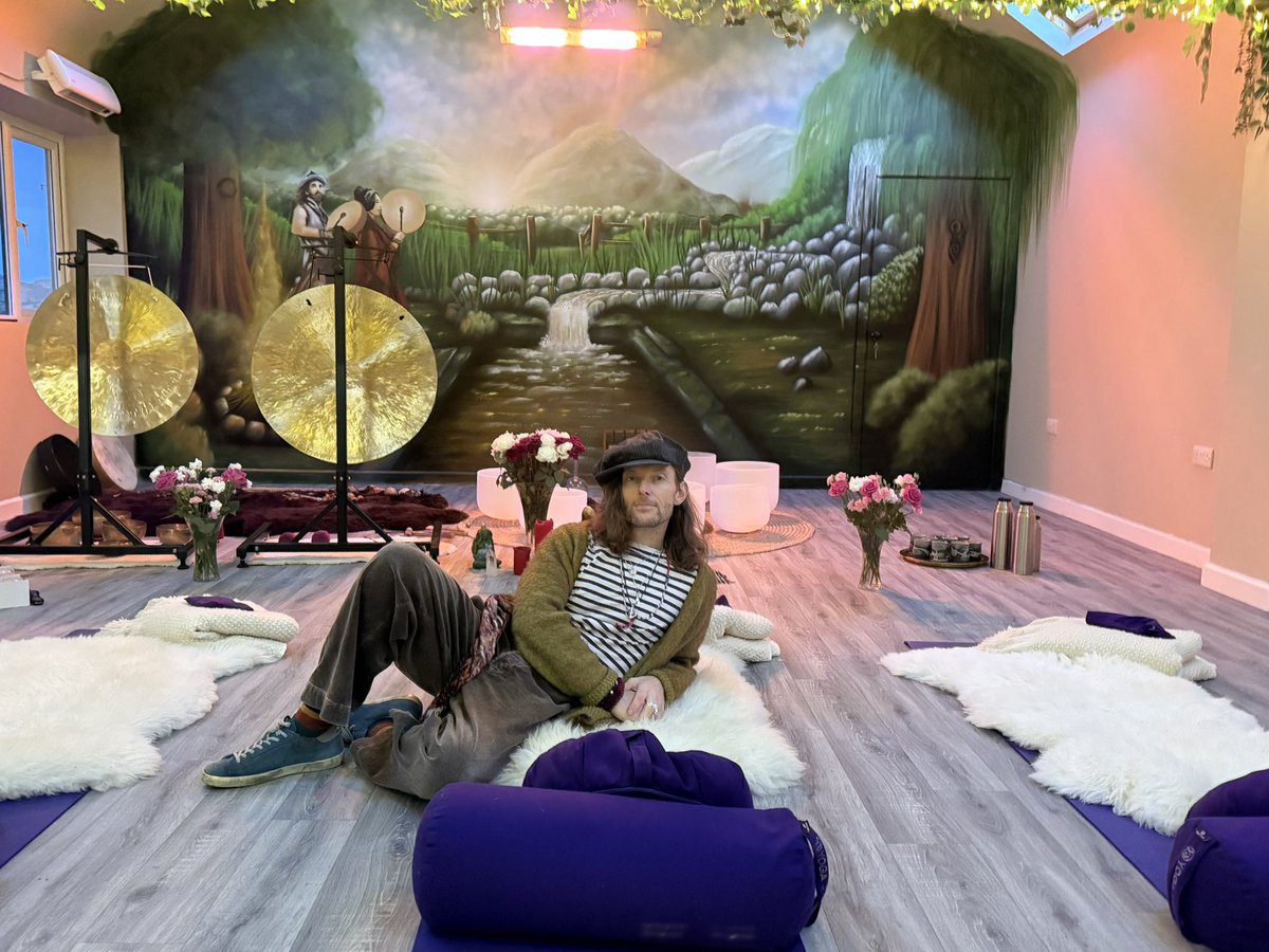 TheJPEGGallery ⌐◨-◨ tweet media