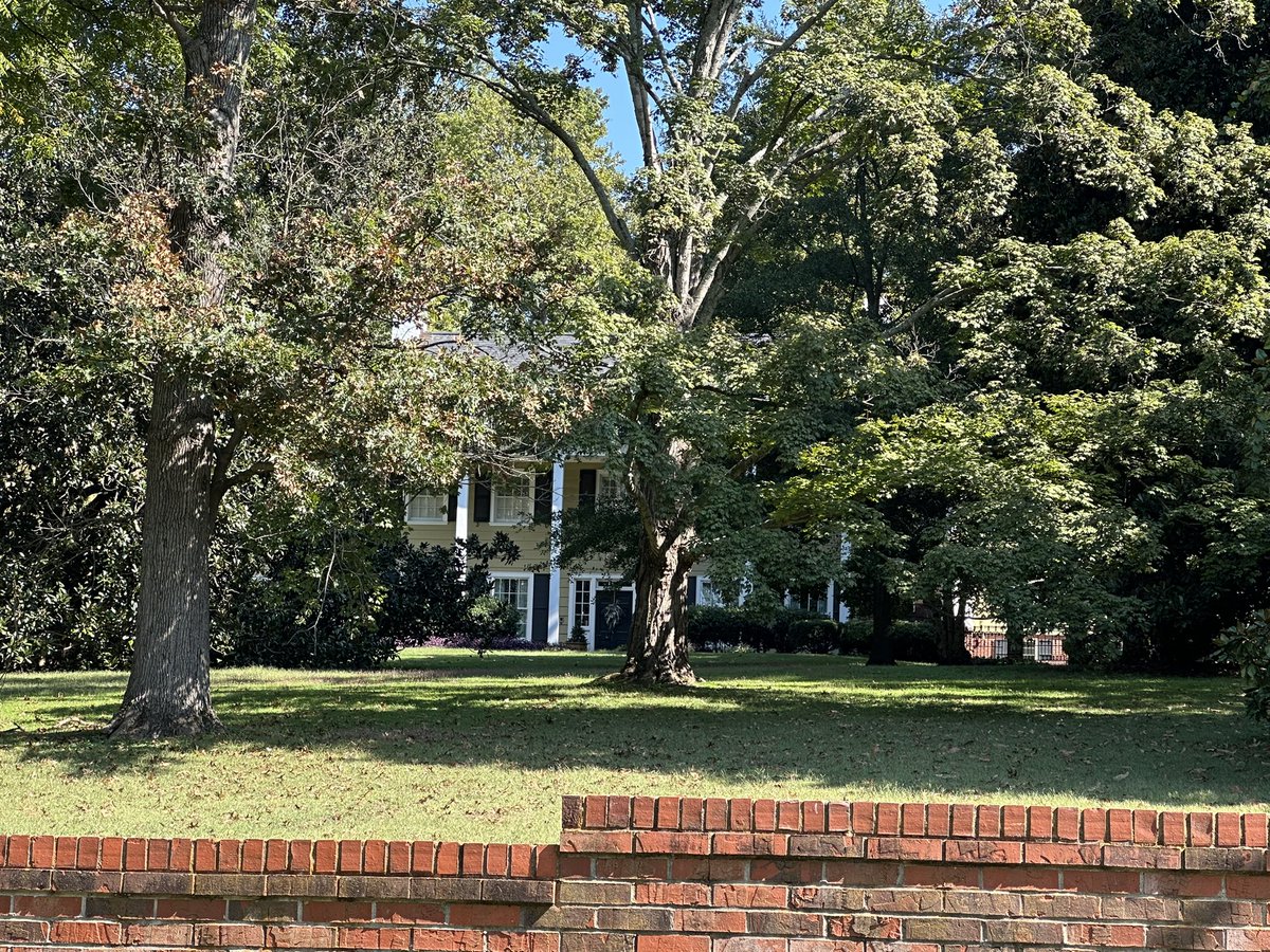 CowboyFL (@cowboyfl2) on Twitter photo Ronnie Milsap’s house. <a href="/CorkySwift2/">Corky Swift</a> told me it was yellow or beige. I told him Ronnie doesn’t know what color it is. Ronnie Milsap’s house. <a href="/CorkySwift2/">Corky Swift</a> told me it was yellow or beige. I told him Ronnie doesn’t know what color it is.