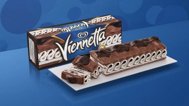 MikaelDewabrata's tweet photo. Waktu kecil, iklan Viennetta sangat menggoda. Pas ke supermarket liat bendanya, bahkan minta ke ortu ga tega karena lihat harganya mahal banget.

Foto ini yang versi baru, katanya beda sama yang jadul. Gak bisa bandingin karena dulu nyicip aja ga pernah. https://t.co/KebikBiGlv