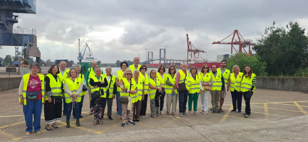 Hoy nuestros vecinos del Distrito Nervión han disfrutado de una excursión al Puerto de Sevilla y su museo.
📅 ¡Próximas fechas: 27 de octubre y 24 de noviembre!
#DistritoNervión #PuertoDeSevilla