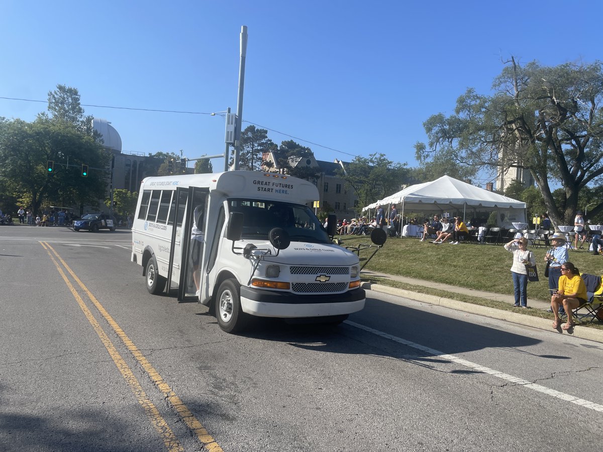 BGCToledo's tweet photo. What a great weekend for @UToledo Homecoming parade! Boys & Girls Clubs of Toledo and @Roetzel_Andress had a fabulous time!
#bgctoledo #utrockets #toledoneedsclubkids #clubkidsneedyou https://t.co/Sfjcn2sTeW
