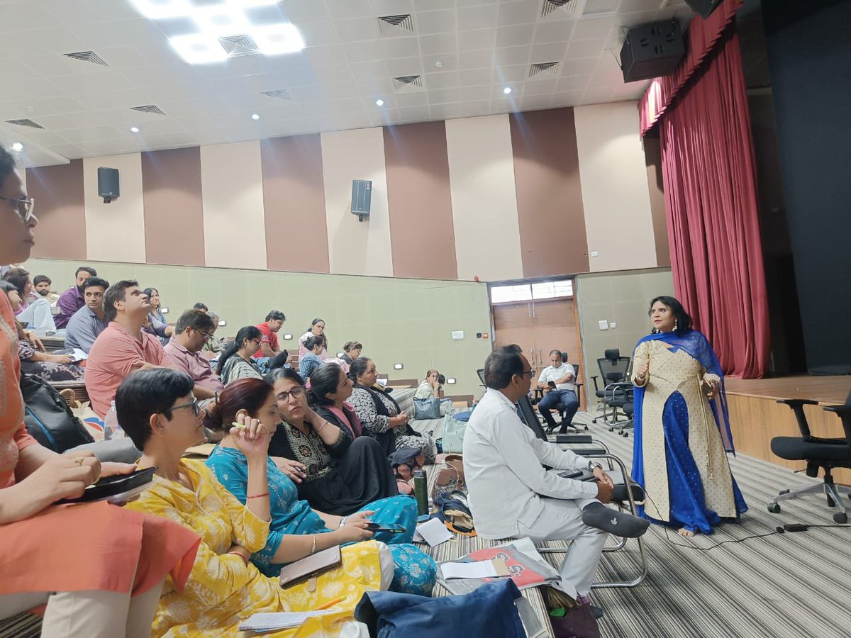 Facilitated an engaging session on Science of Living for mentor teachers today . Together we explored how the 60-min classroom routine (circle time, meditation, main activity, reflection, closure) nurtures mind, body &amp; spirit. #ScienceOfLiving #HolisticEducation