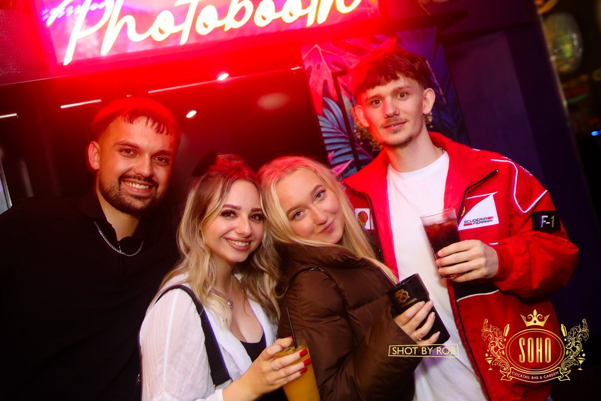Saturday night in Soho. 📸