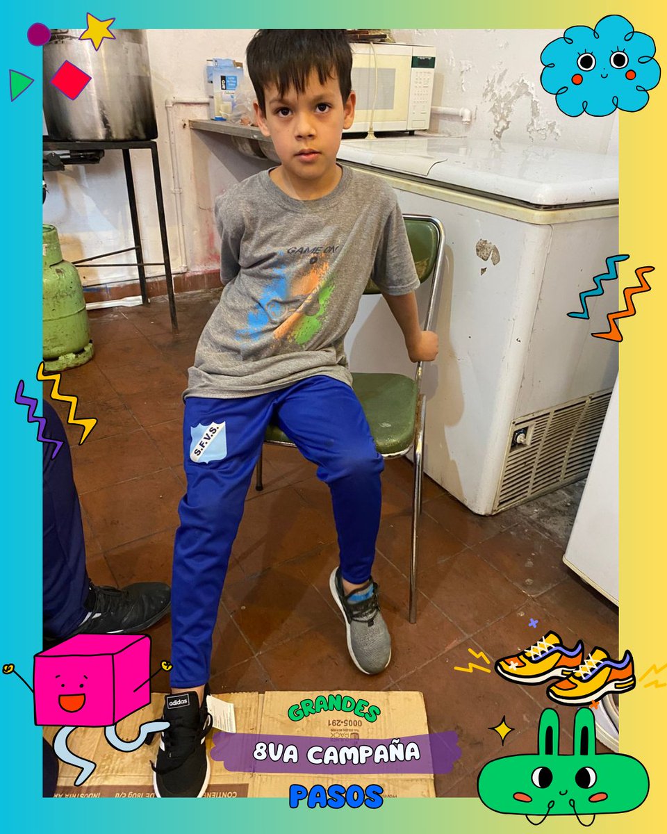 Hoy estuvimos en Con Vos en el Jardín, en Lanús 🌈💙, compartiendo la entrega de zapatillas para las chicas y chicos que asisten cada día. Ver sus caritas felices, con energía y entusiasmo, nos llena de fuerza para seguir acompañando su crecimiento. 👟✨