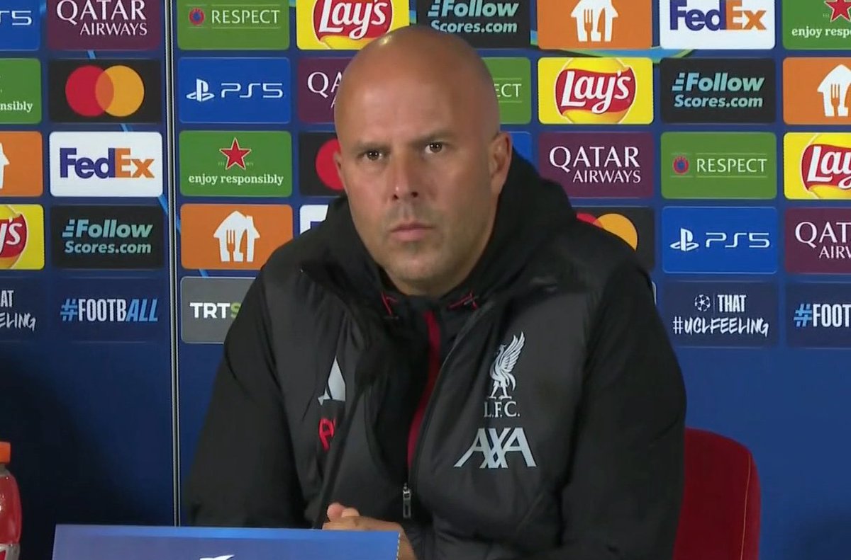 lemarcaspors_'s tweet photo. Soru: "Osimhen, Liverpool'un transfer gündeminde var mıydı? Yoksa neden gündeme gelmedi?"

Arne Slot: "İnanılmaz kötü bir trajedi yaşadık. Jota'dan bahsediyorum. Başta bir forvet almayı düşünüyorduk ama ondan sonra iki forvet almak zorunda kaldık. Dönemin başından beri Isak ve Ekitike istediğimiz oyunculardı, takıma onları kattık."