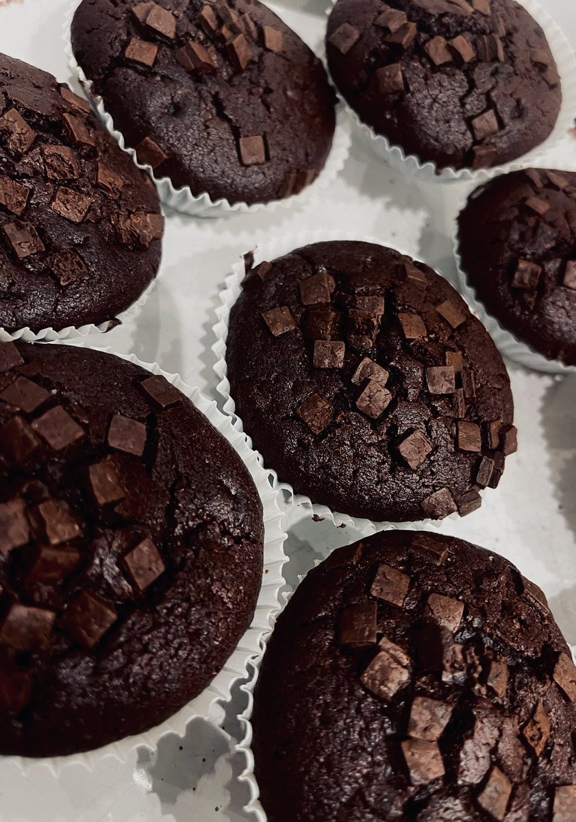 I just watched ateez first youtube videos and i cried so much.
so i decided to bake chocolate muffins... what's wrong with me?