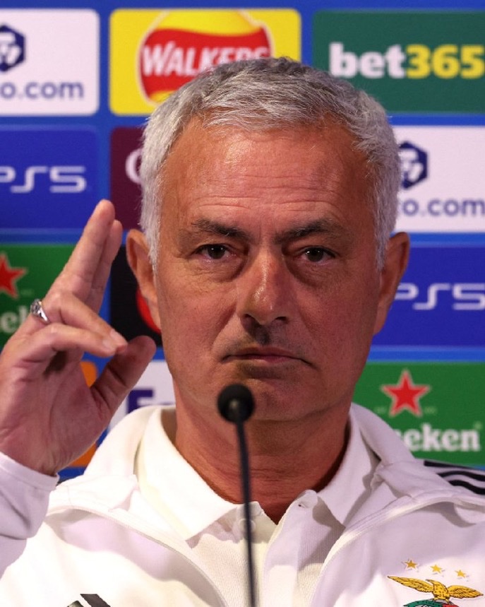 🗣️ Jose Mourinho: "I will always be a Blue. I am part of Chelsea's history. They are part of my history. I helped them to become a bigger Chelsea. And they helped me to become a bigger Jose."

"When I say I am not a Blue, I am only speaking about the job I have to do tomorrow."