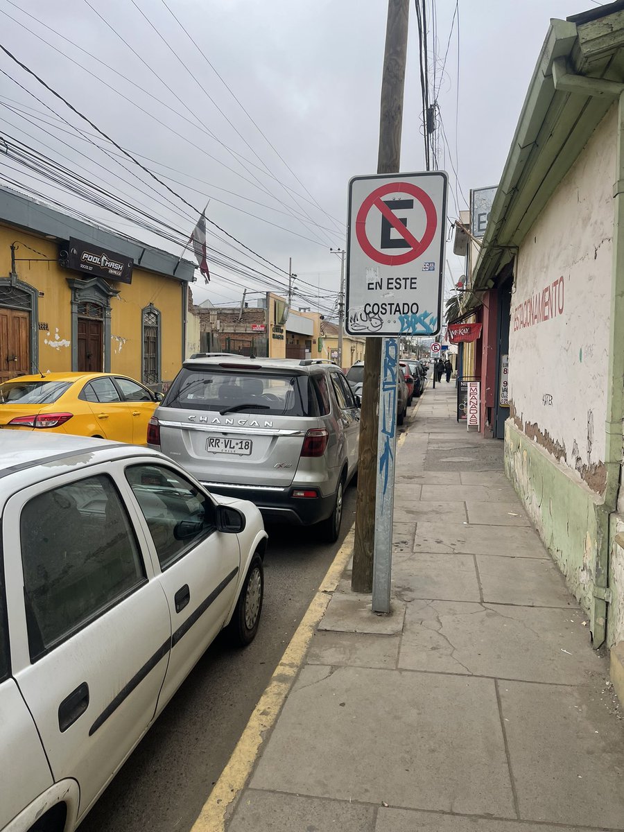 jojemtb's tweet photo. A esto deberían pasar multa porque obstruyen ingresos y no respetan señales del tránsito
@muniovalle https://t.co/lBLwvt4PBc