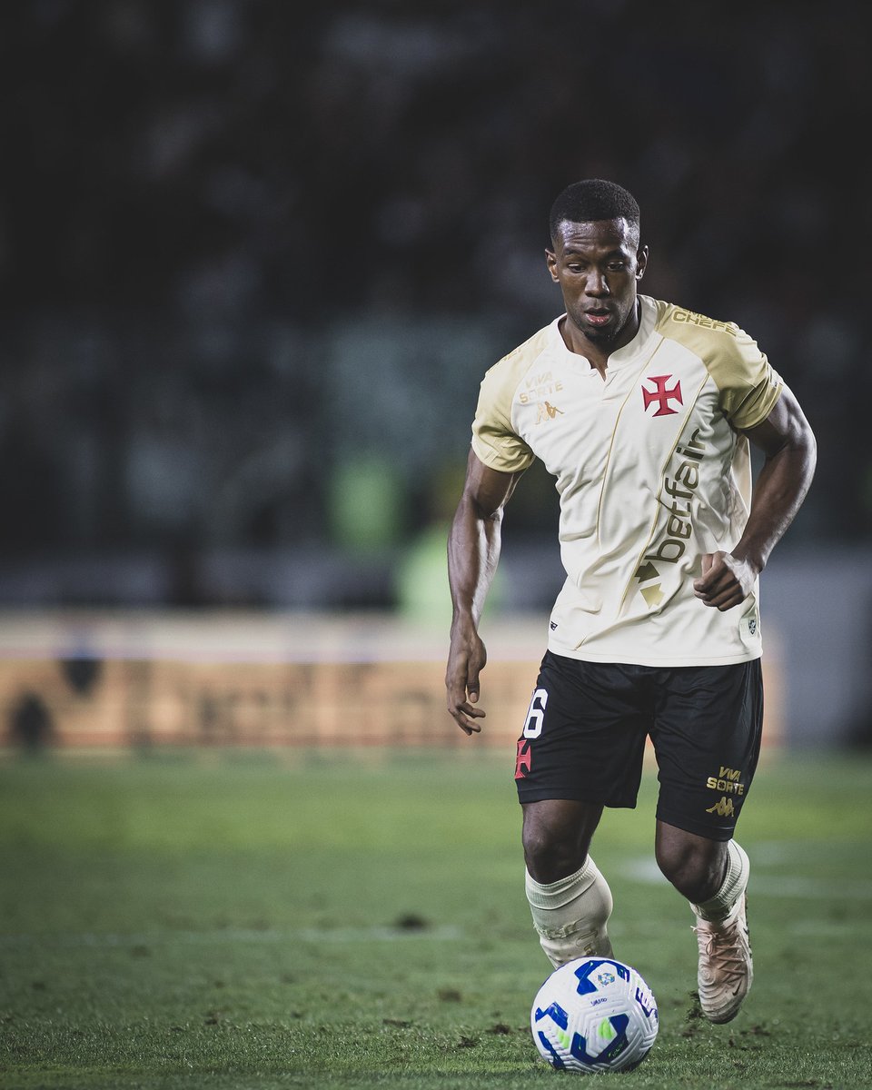 plantaovascain0's tweet image. Recebi uma info que o zagueiro Carlos Cuesta está realizando um exame de ressonância nesse momento em uma clínica, suspeita de lesão no adutor. 

Que não seja nada! 🙏

Informo quando tiver mais atualizações. 

📸 Matheus Lima #Vasco